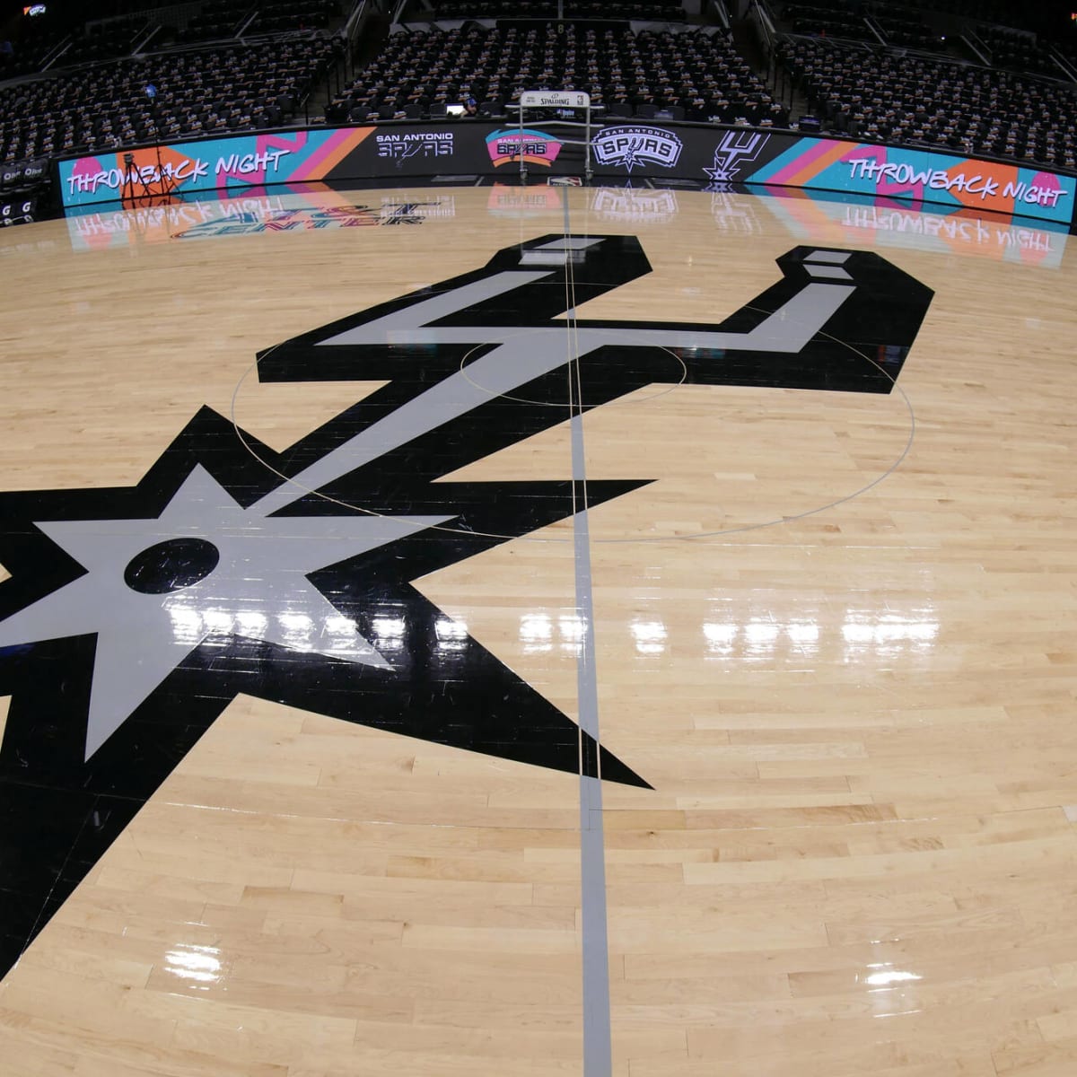 Spurs break NBA attendance record with 68,323 fans at the Alamodome