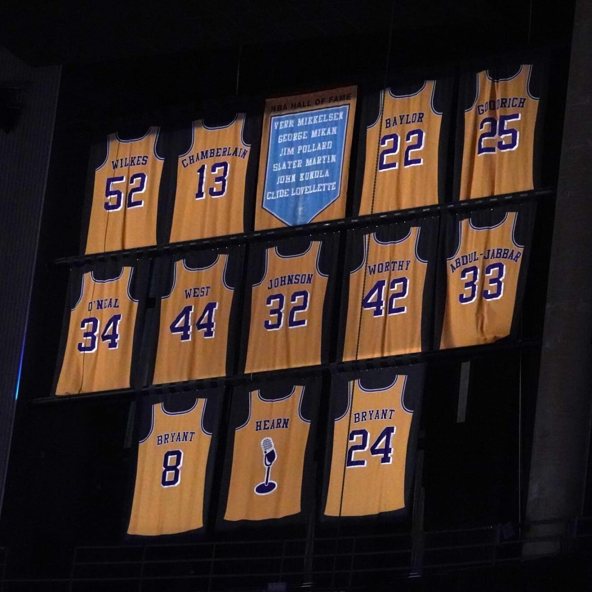 The 75 Greatest Lakers special section – Shop LA Times