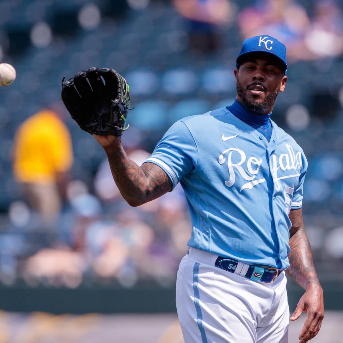 Royals trade resurgent Aroldis Chapman to Rangers