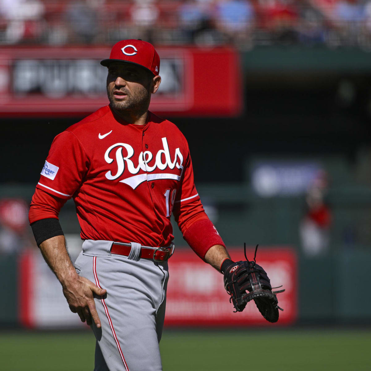 Joey Votto says he'll wait to ponder his future until the Reds' season