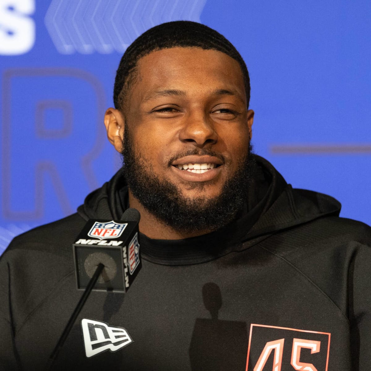 New York Giants Defensive End Kayvon Thibodeaux to Wear No. 5 in Rookie NFL  Season - Sports Illustrated Oregon Ducks News, Analysis and More