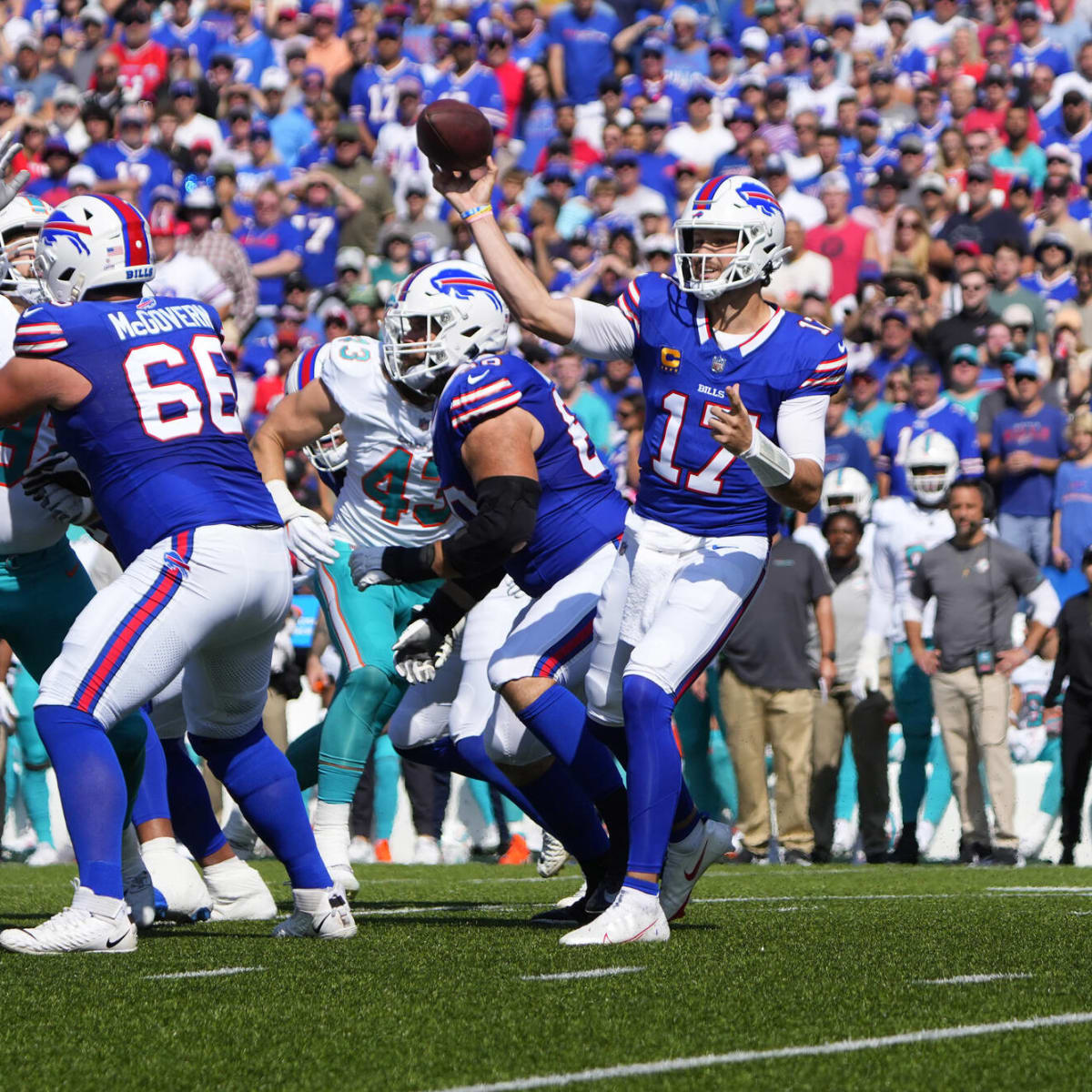 Bills Lead Dolphins After Back-and-Forth First Half