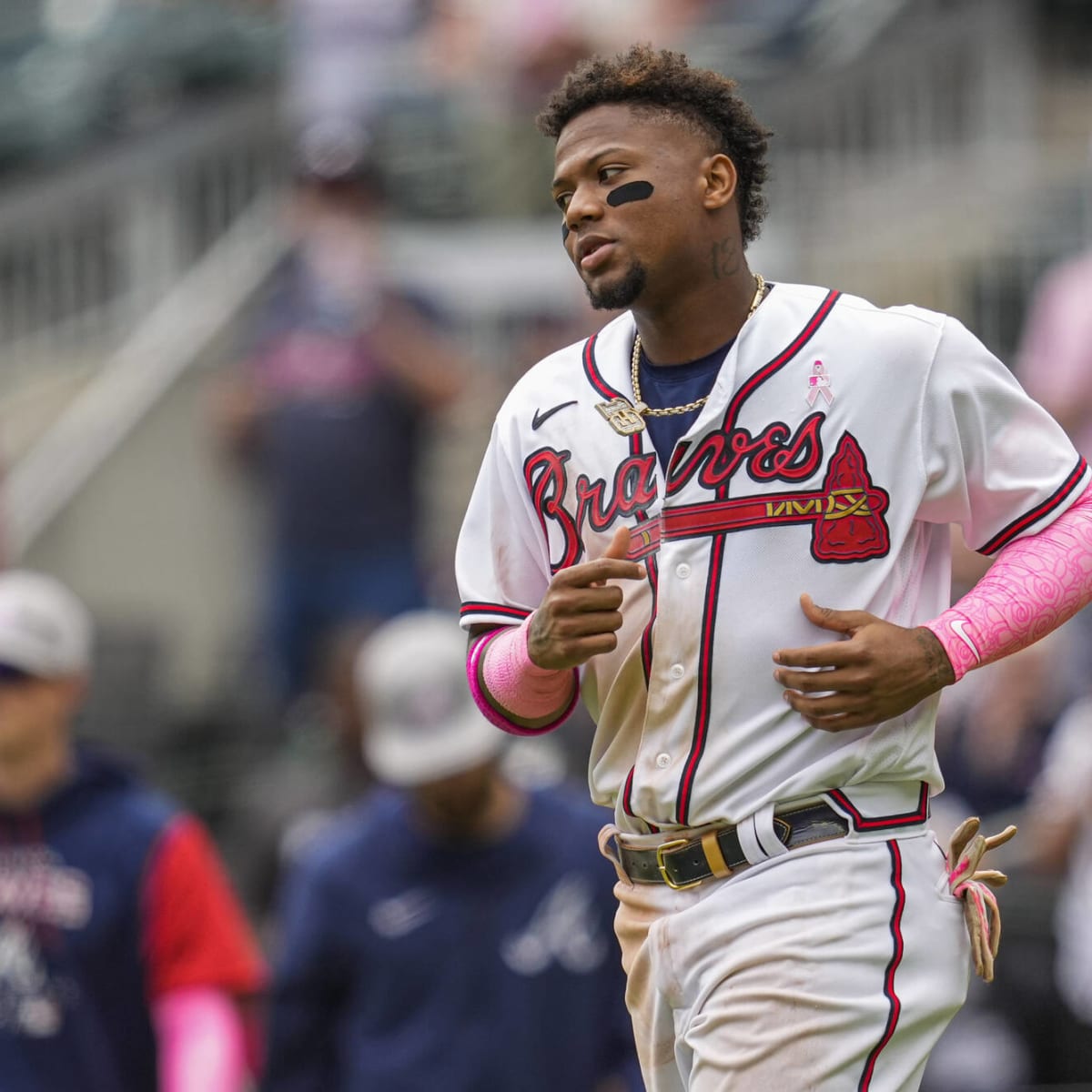 NL outstanding Rookie of the year Ronald Acuna Jr signature shirt