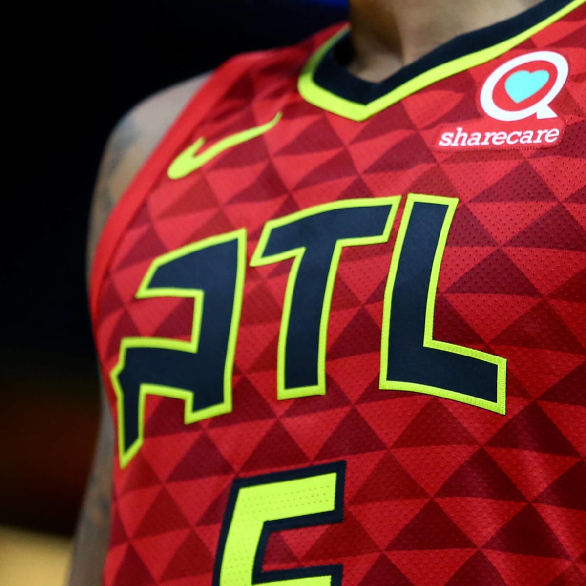 Friday Rant: The Hawks' uniforms are terrible 