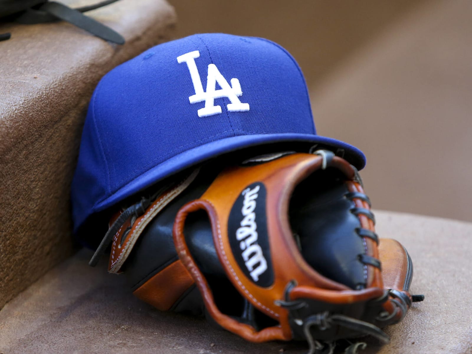 Stephen Nelson to serve as Joe Davis' fill-in on Dodgers