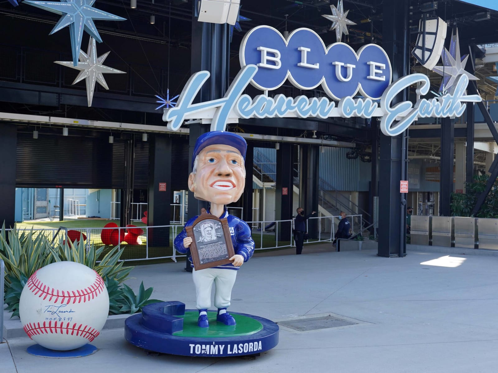 Dodgers Ofrenda For Vin Scully, Tommy Lasorda, Maury Wills & Mike Brito  Placed At Dodger Stadium 