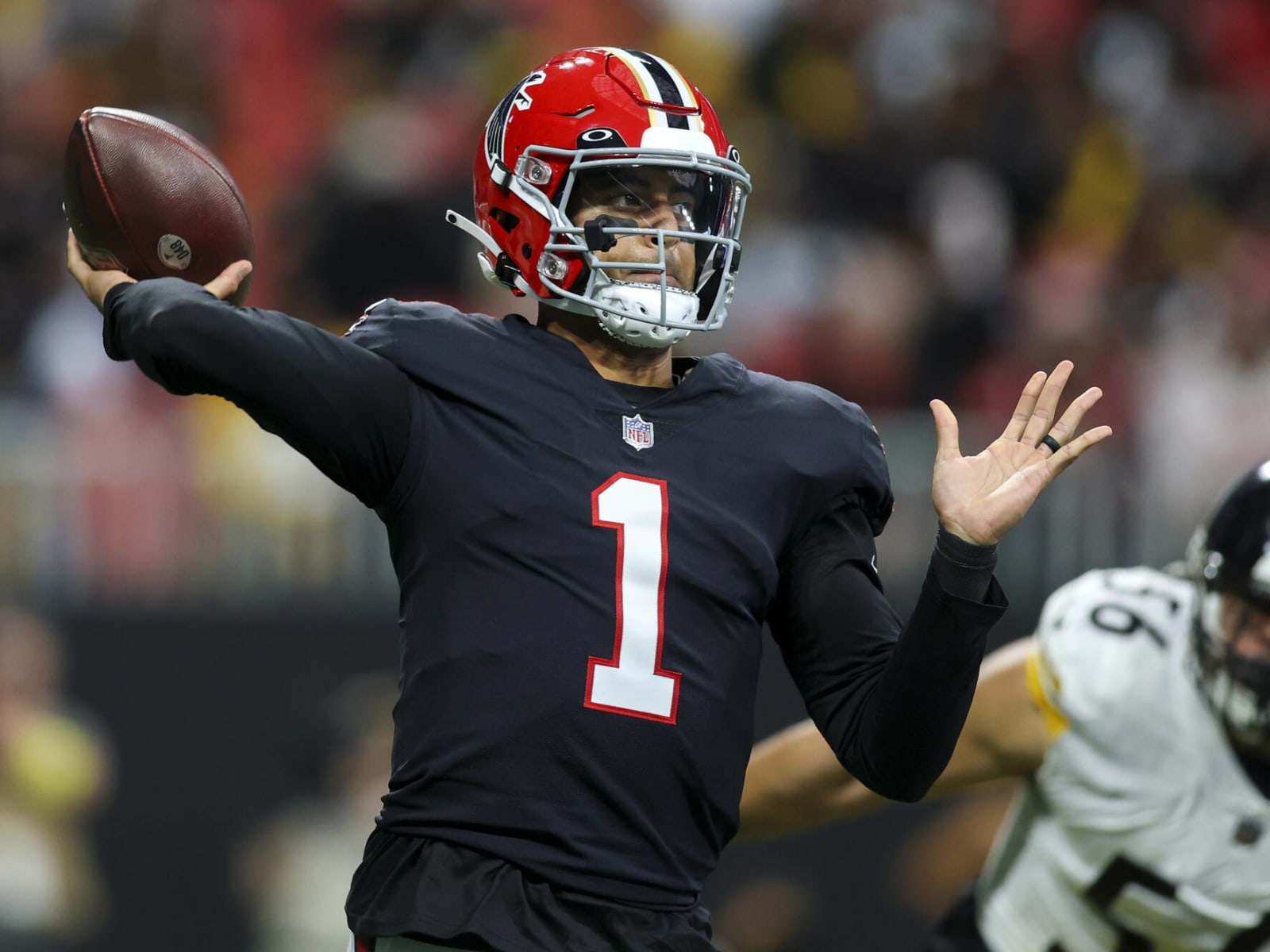 Falcons' throwback look to include red helmet, black jersey