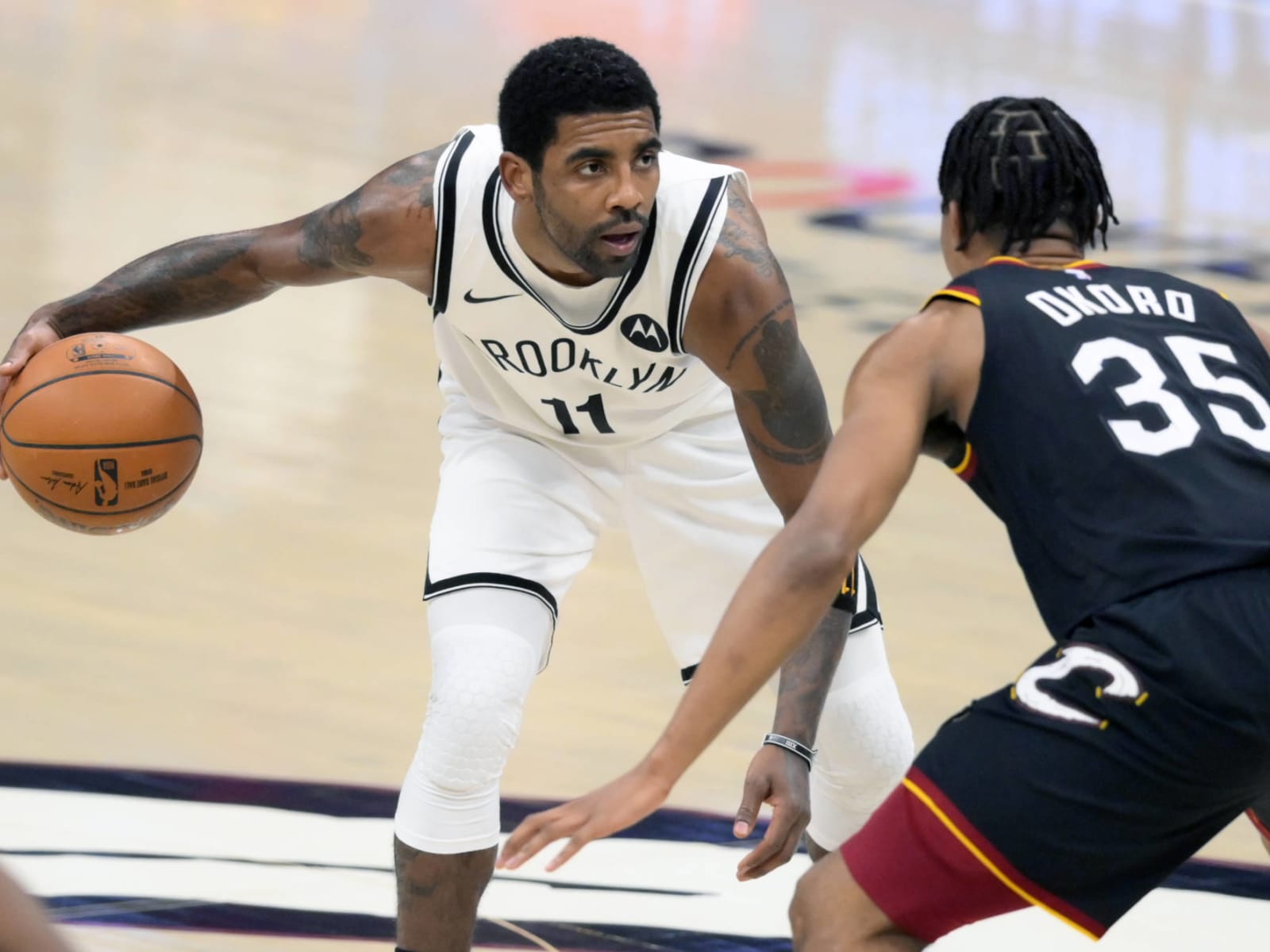 Kyrie Irving wears Kobe Bryant Lakers' jersey ahead Nets, Heat