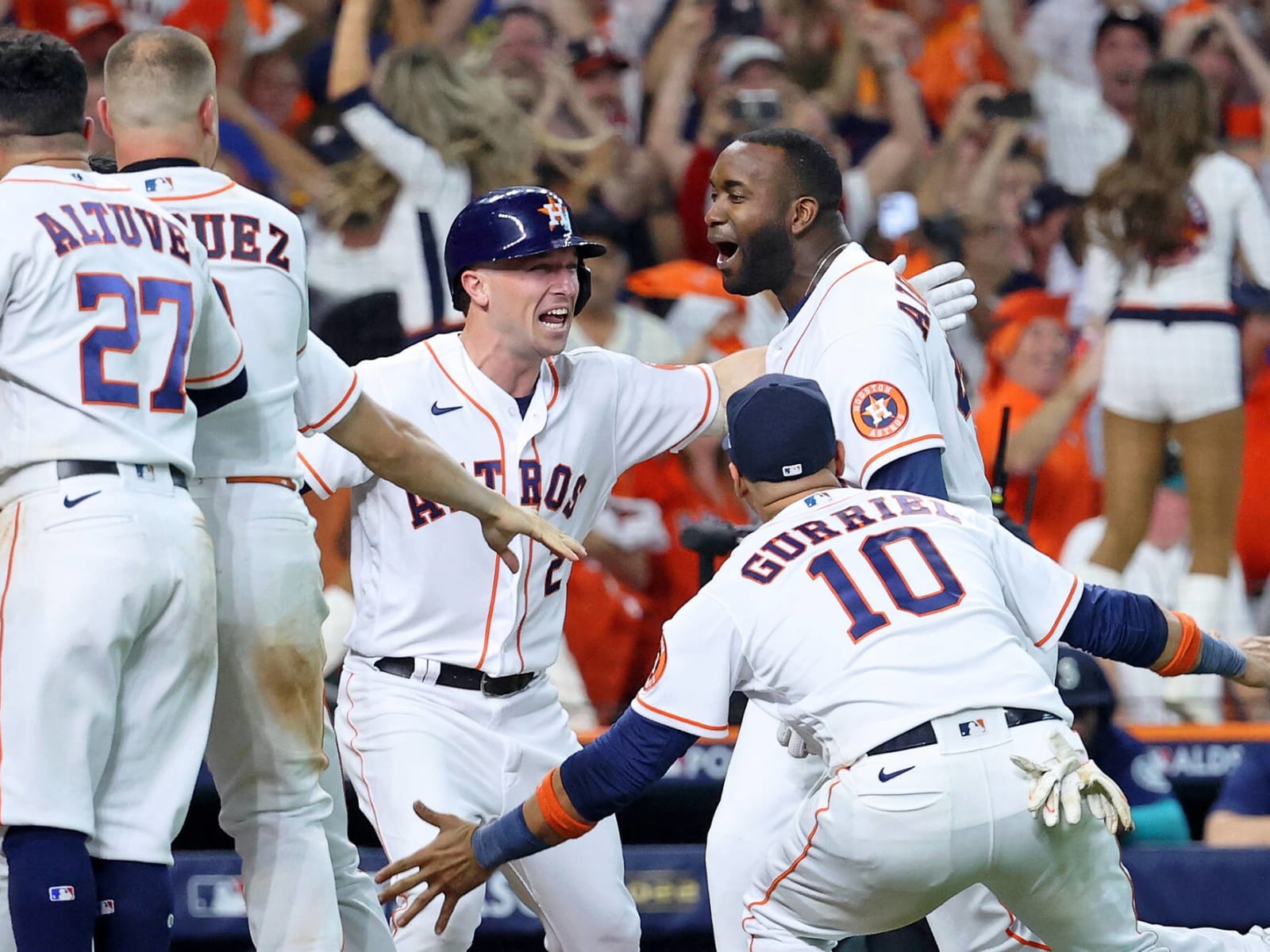 YORDAN FOR THE WIN!! Yordan Alvarez walks it off as the Astros finish off  an epic comeback! 