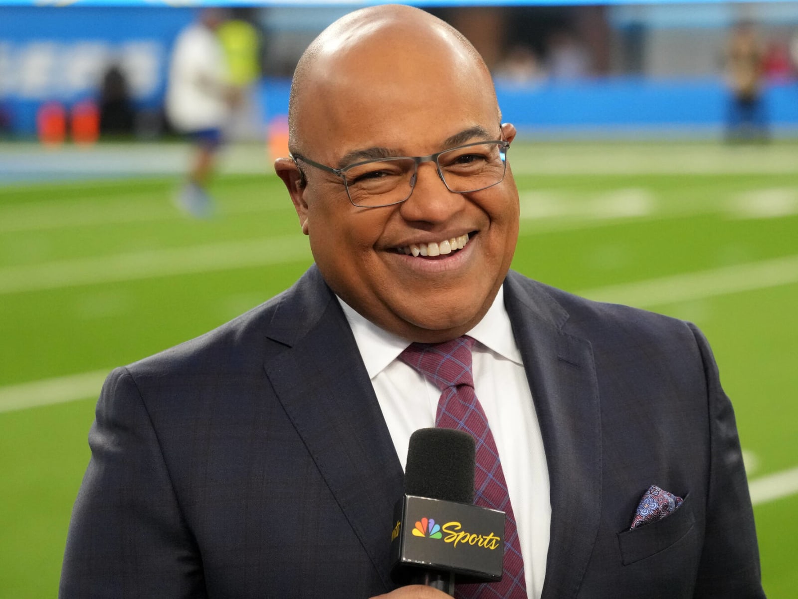 Mike Tirico discusses praise amid criticism of Al Michaels