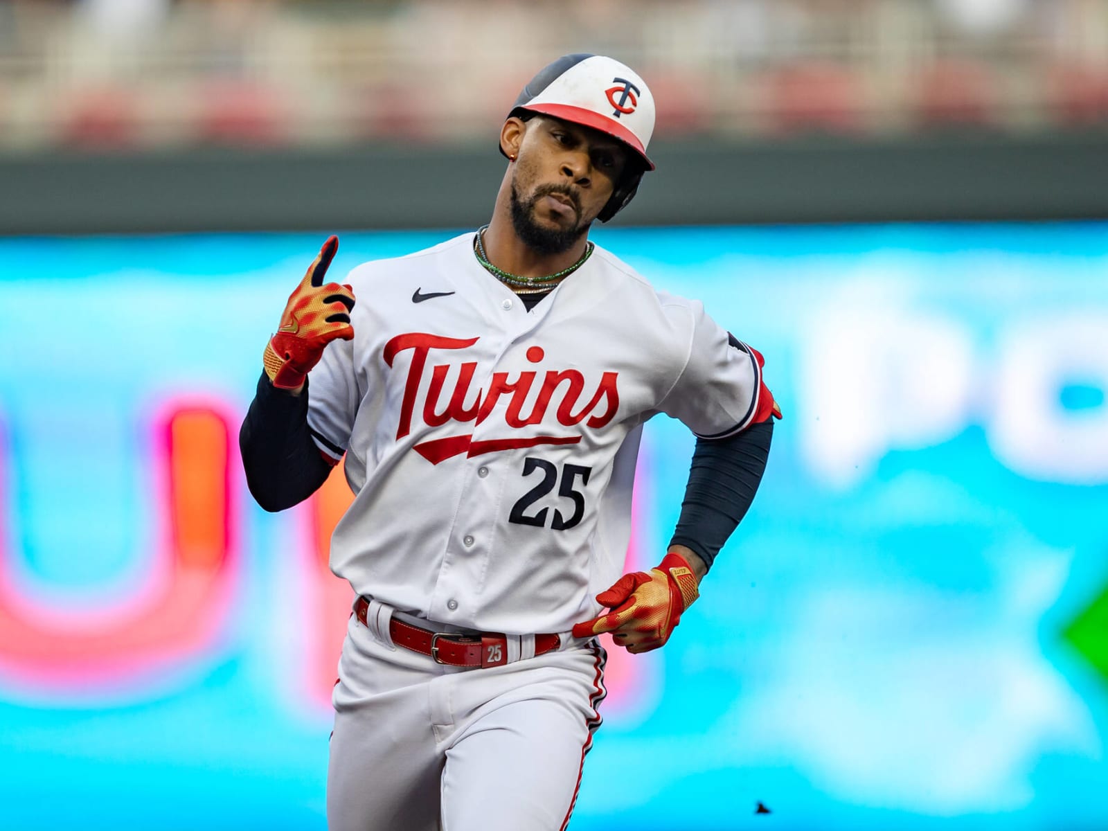 Twins considering using Byron Buxton in outfield