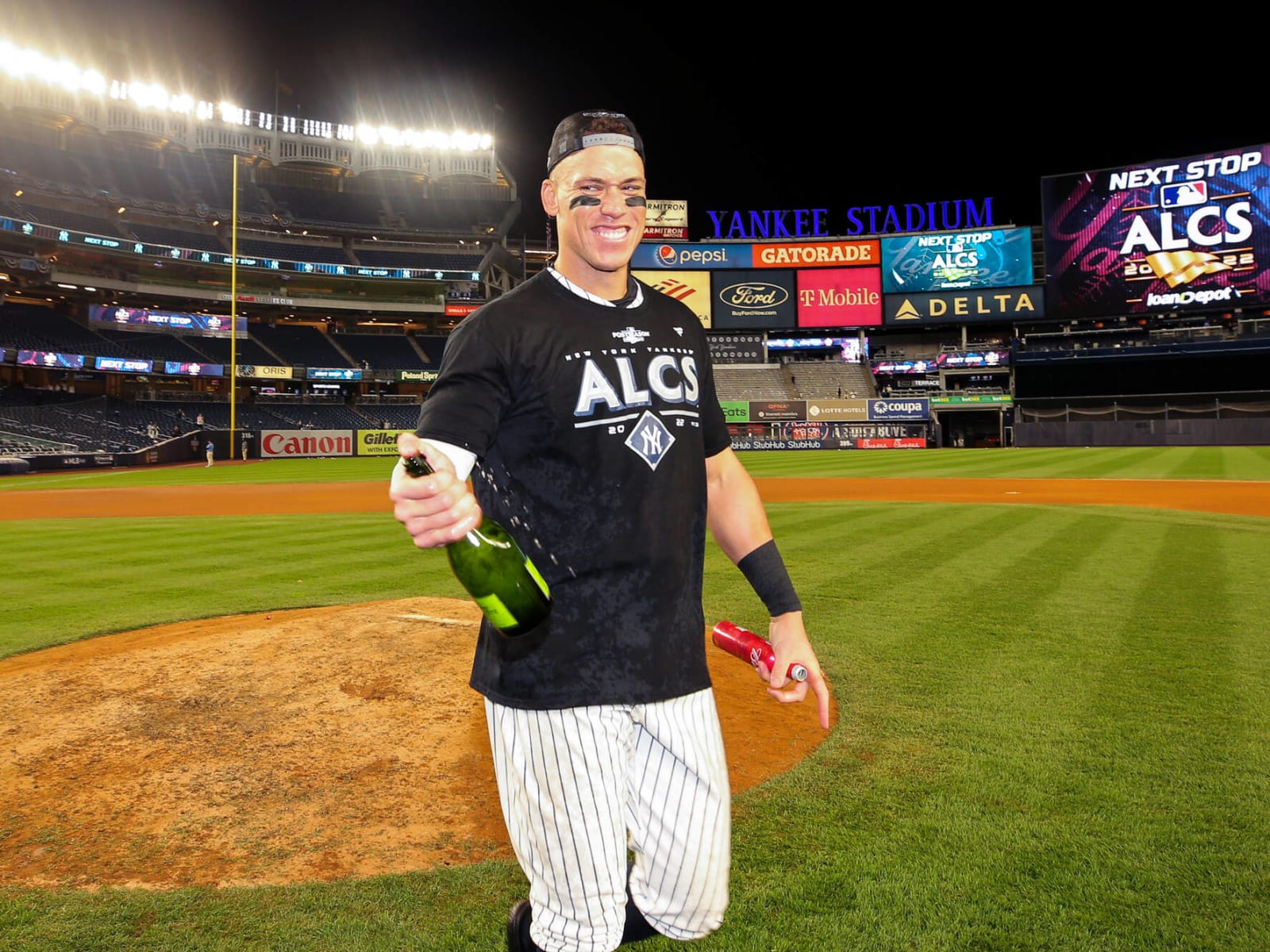 Aaron Judge Agrees to Massive $360M Contract with New York Yankees