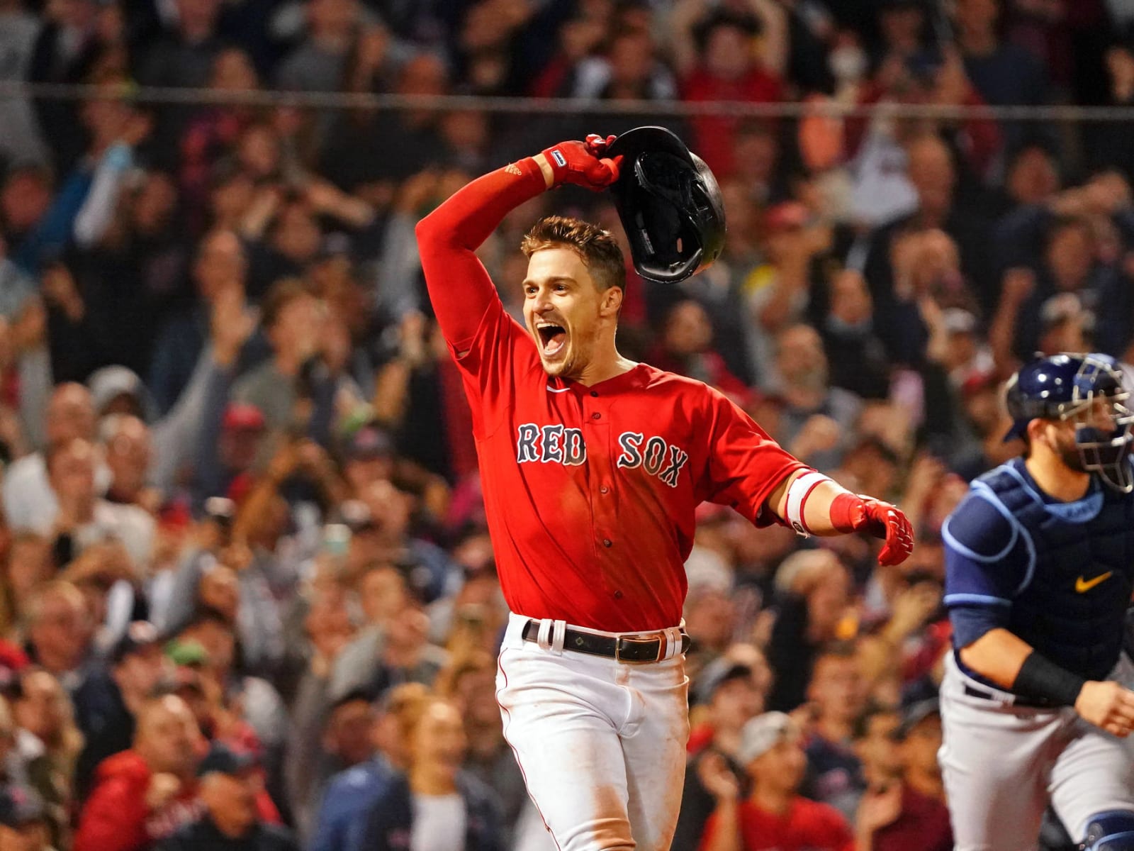 Hernandez hits walk-off sac fly to send Red Sox to ALCS