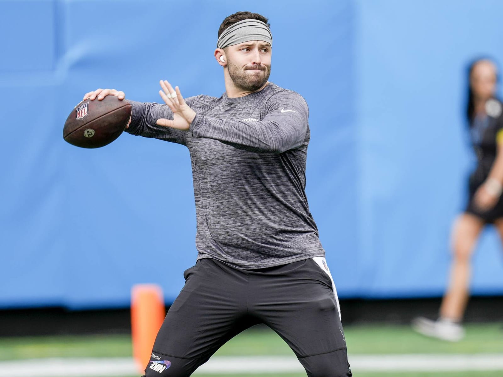 Las Vegas Raiders vs. Los Angeles Rams 'TNF' preview, prediction, pick,  odds: Can Baker Mayfield help the Rams?