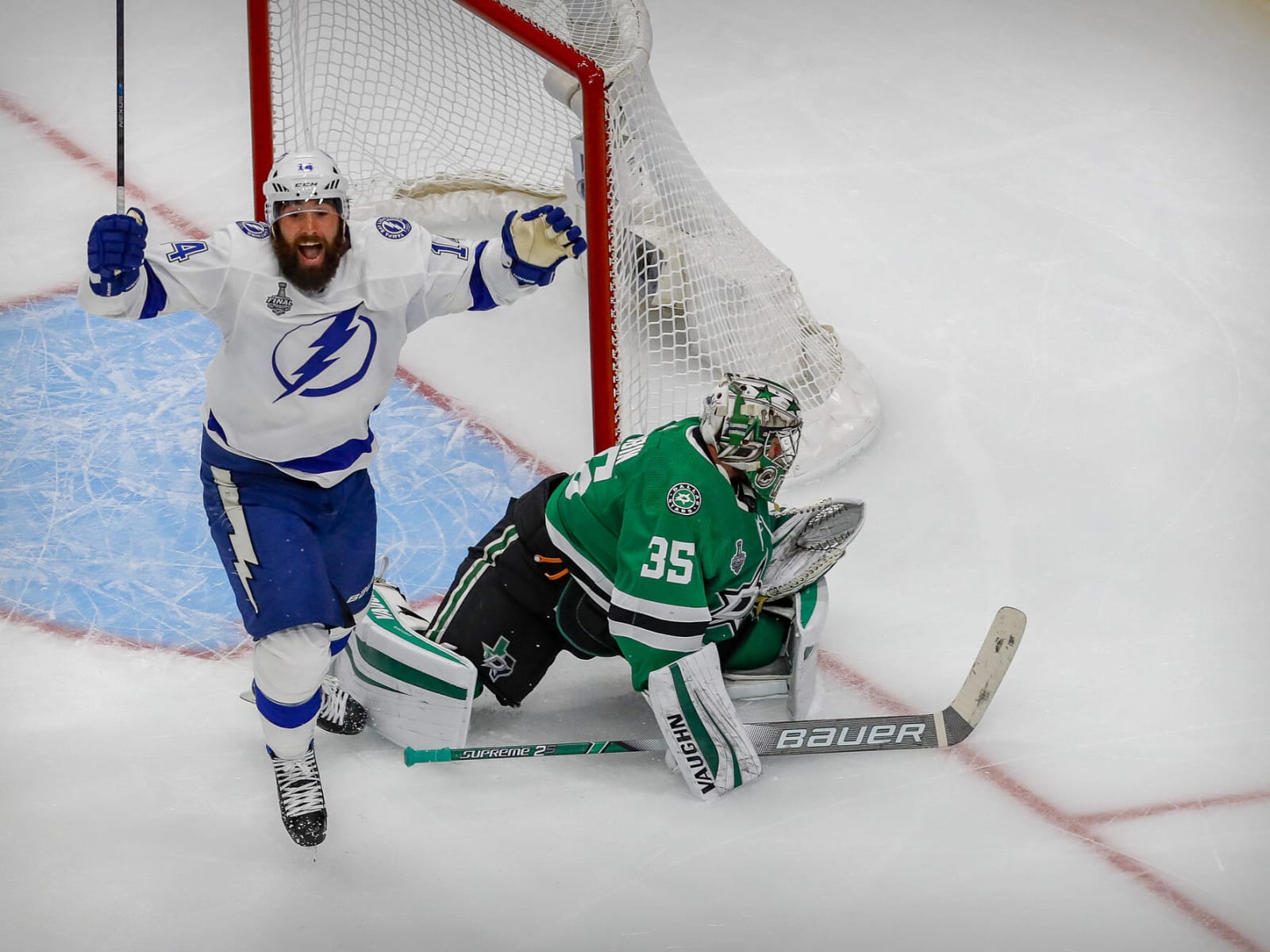 Pat Maroon Carries St. Louis Blues Past Dallas Stars