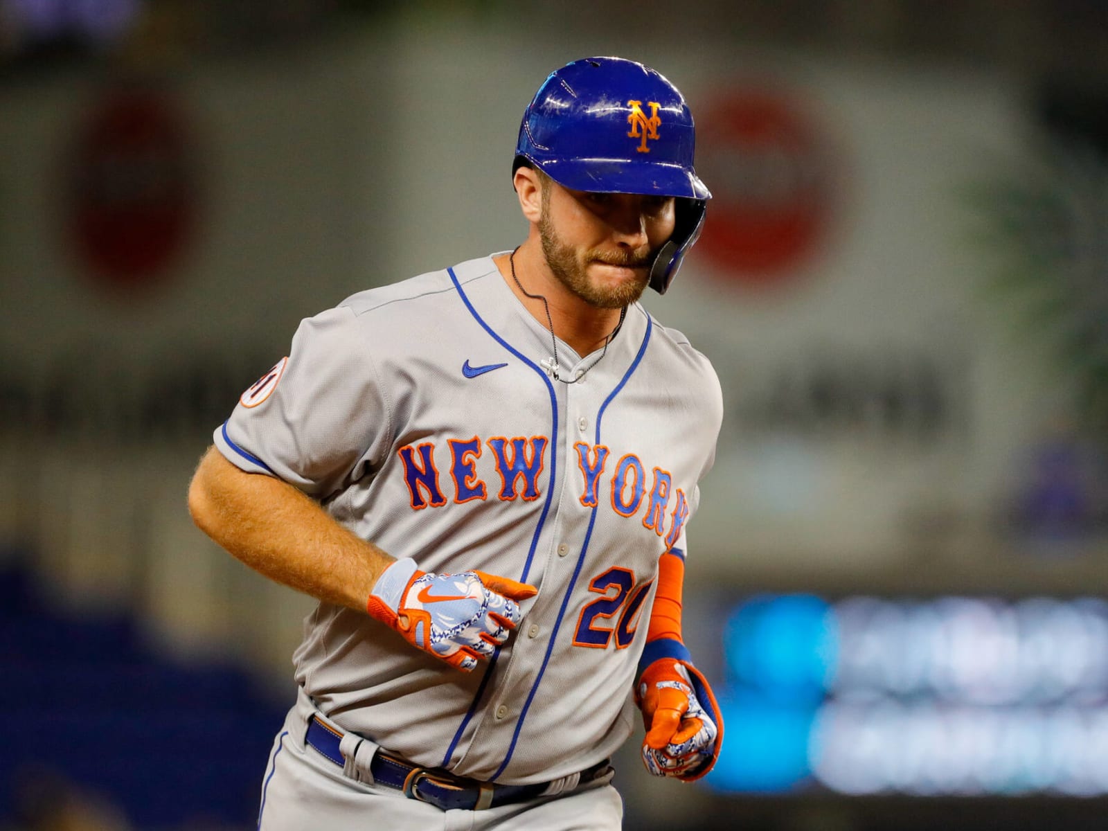 Pete Alonso's wife posts crash photos, videos on Instagram