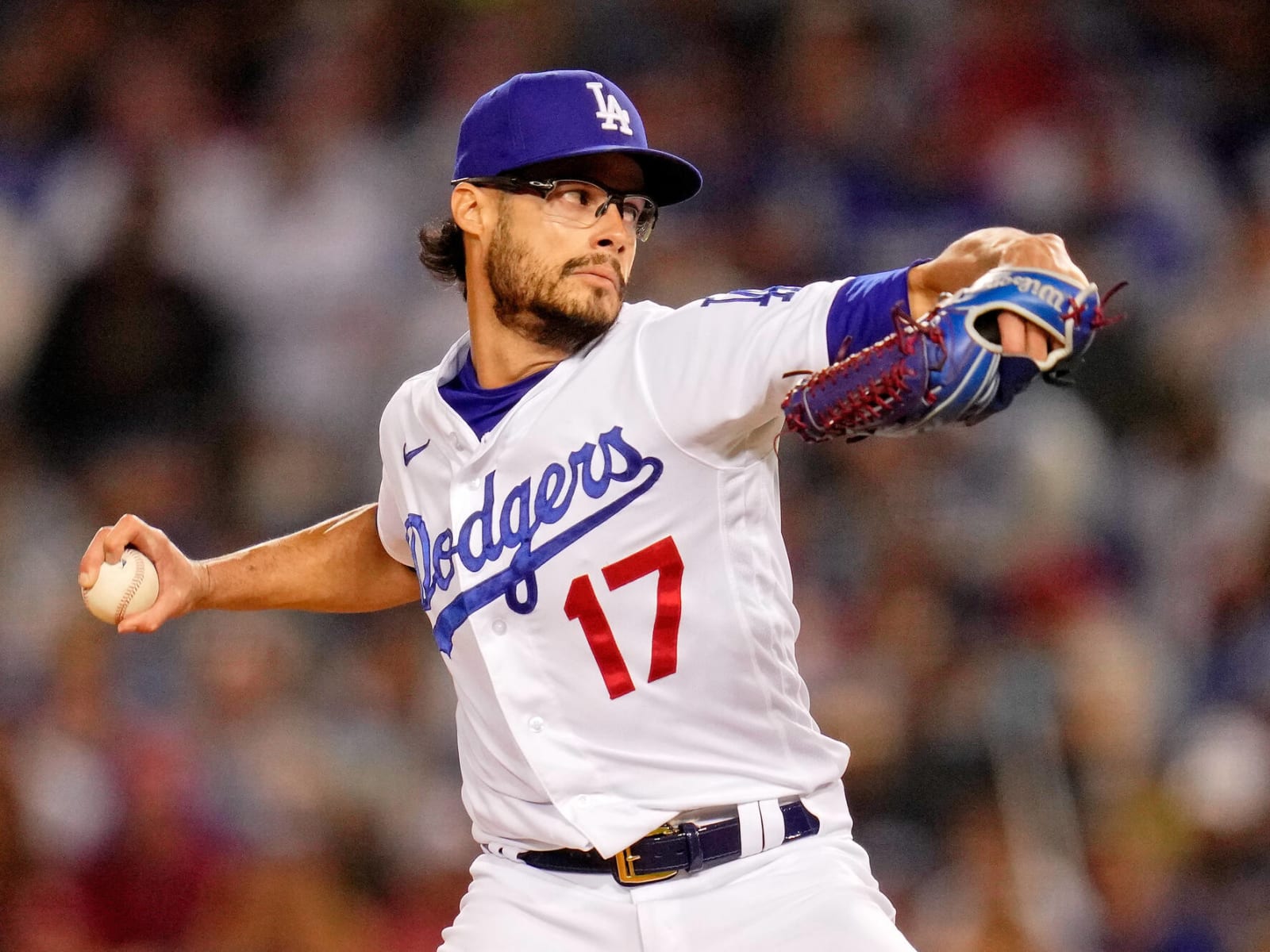 Joe Kelly puts on his Dodger jersey for the first time — and for a