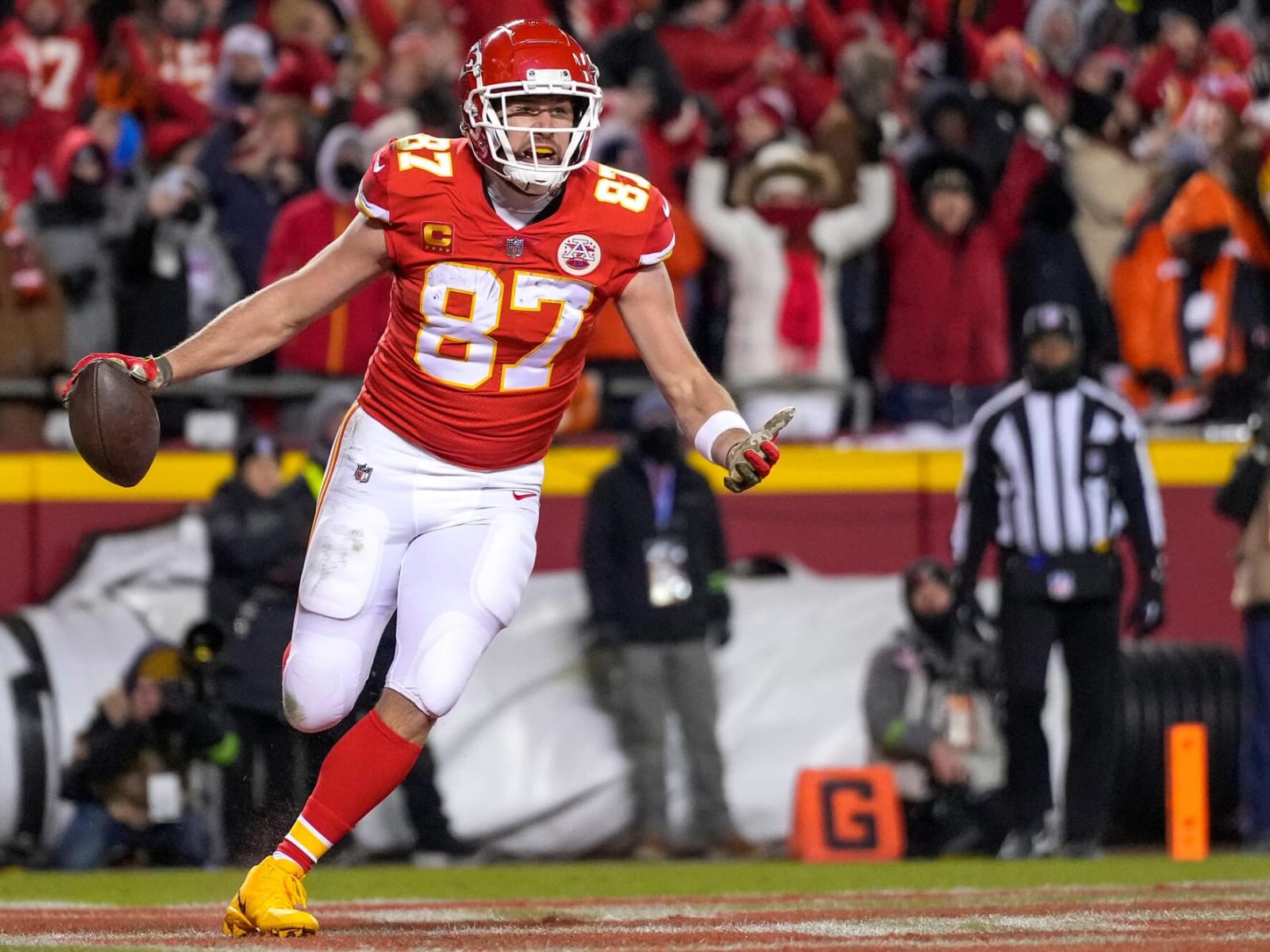 Chiefs TE @tkelce pulled up to the AFC Championship in Kanye West