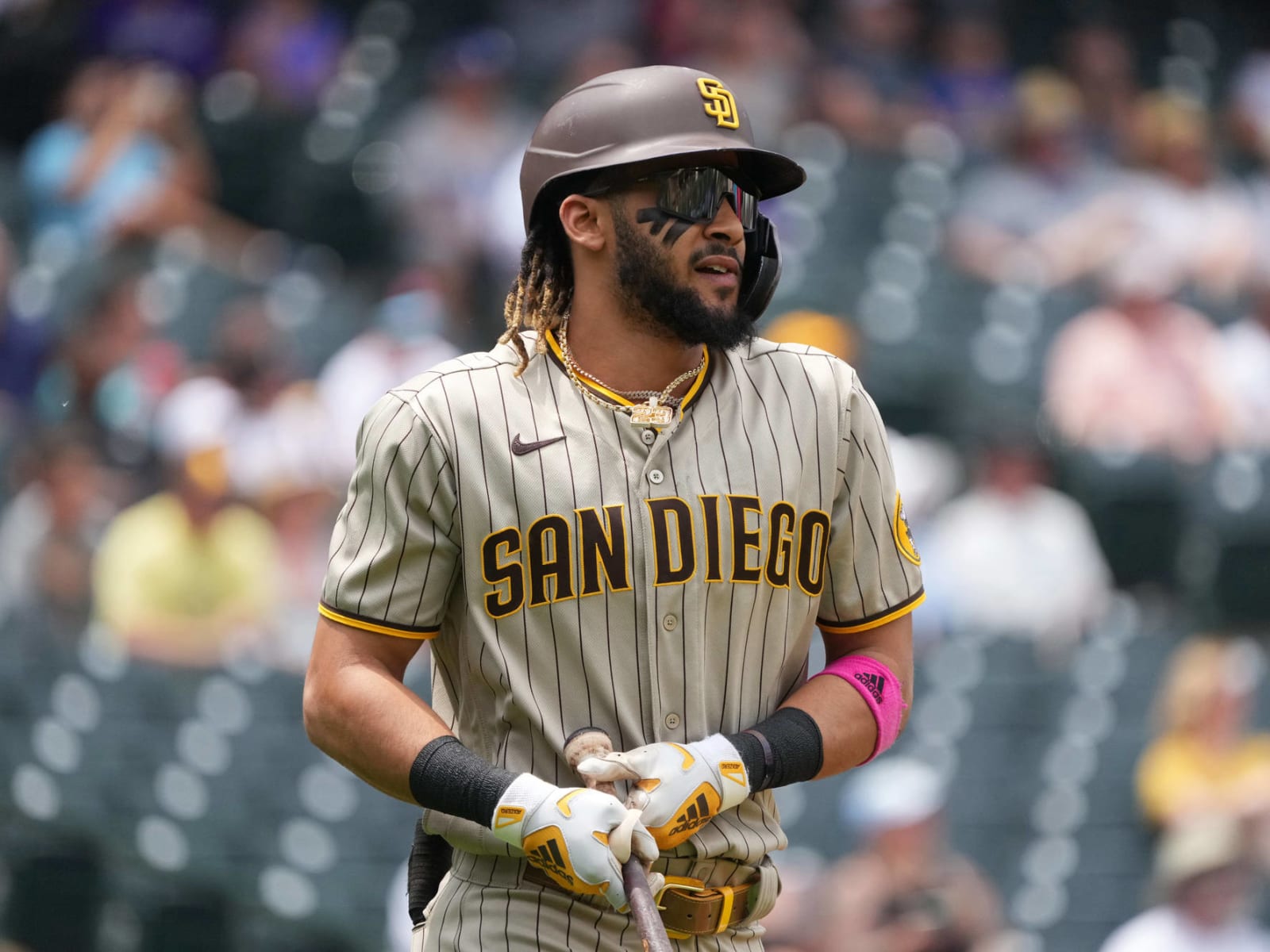 Fernando Tatis Jr. day to day with shoulder injury