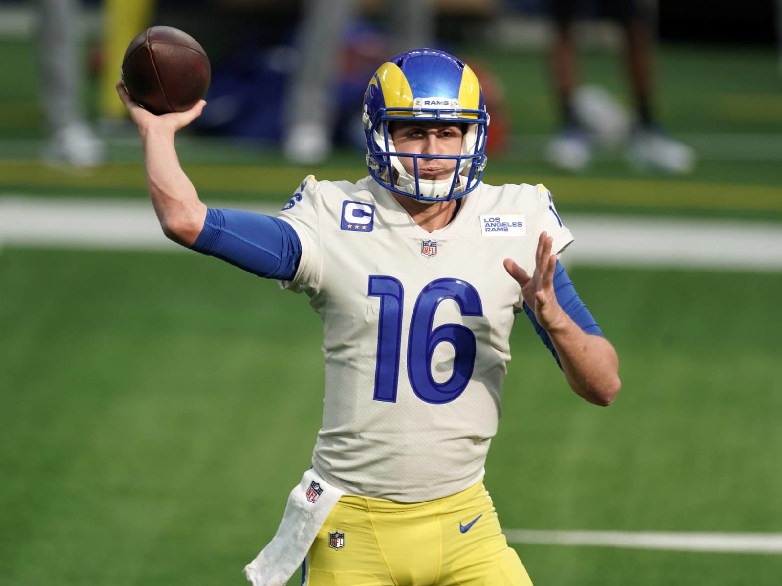 Rams QB Jared Goff undergoes thumb surgery; aims for playoff return