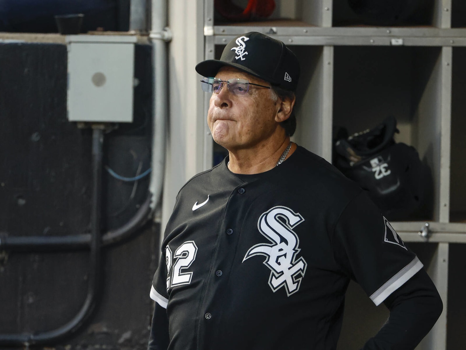 White Sox manager Tony La Russa out indefinitely with medical issue 