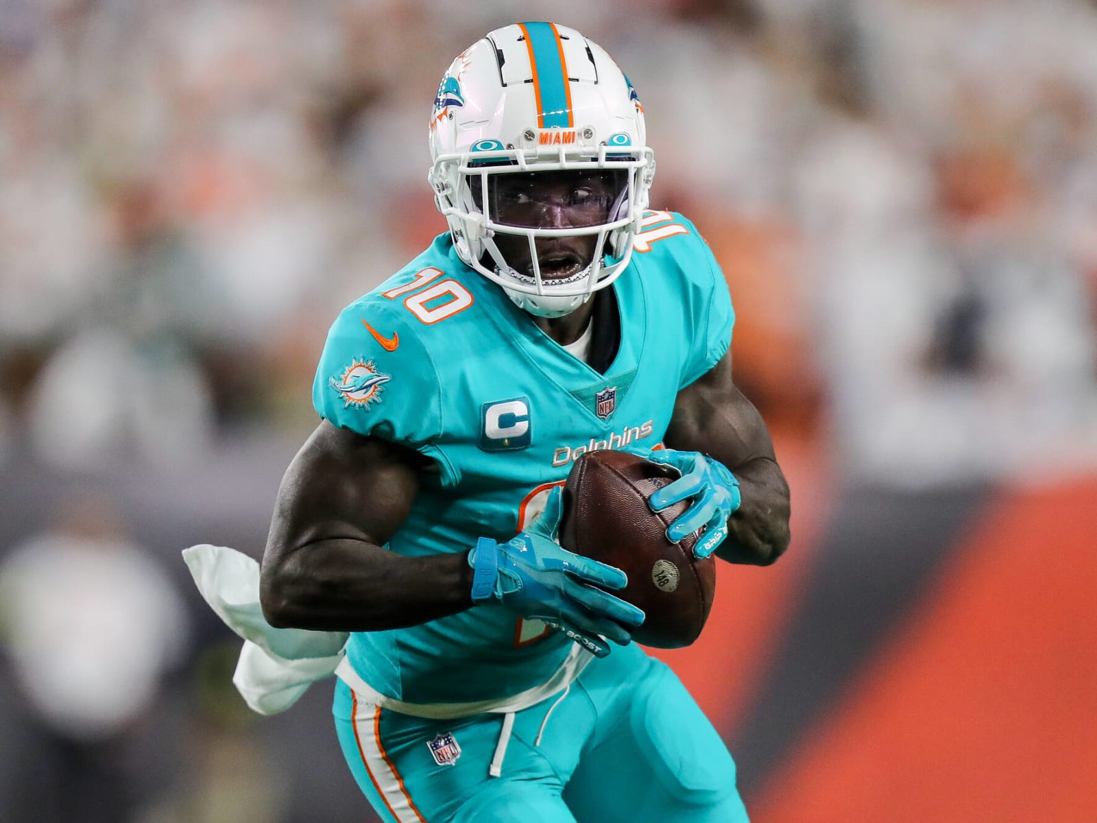 is tyreek hill on the dolphins