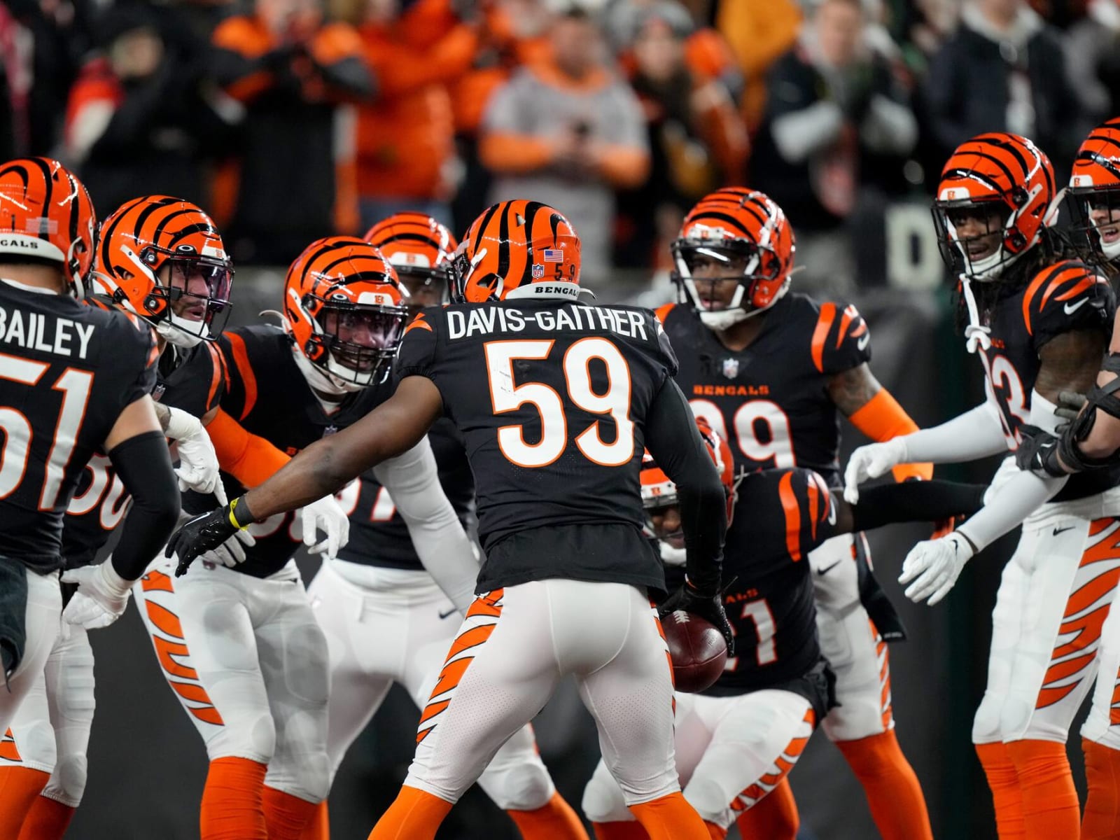 Watch: Bengals return fumble 98 yards for huge TD vs. Ravens