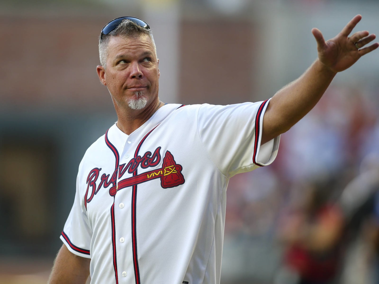 Braves-Cardinals: Chipper Jones catches foul ball (video) - Sports