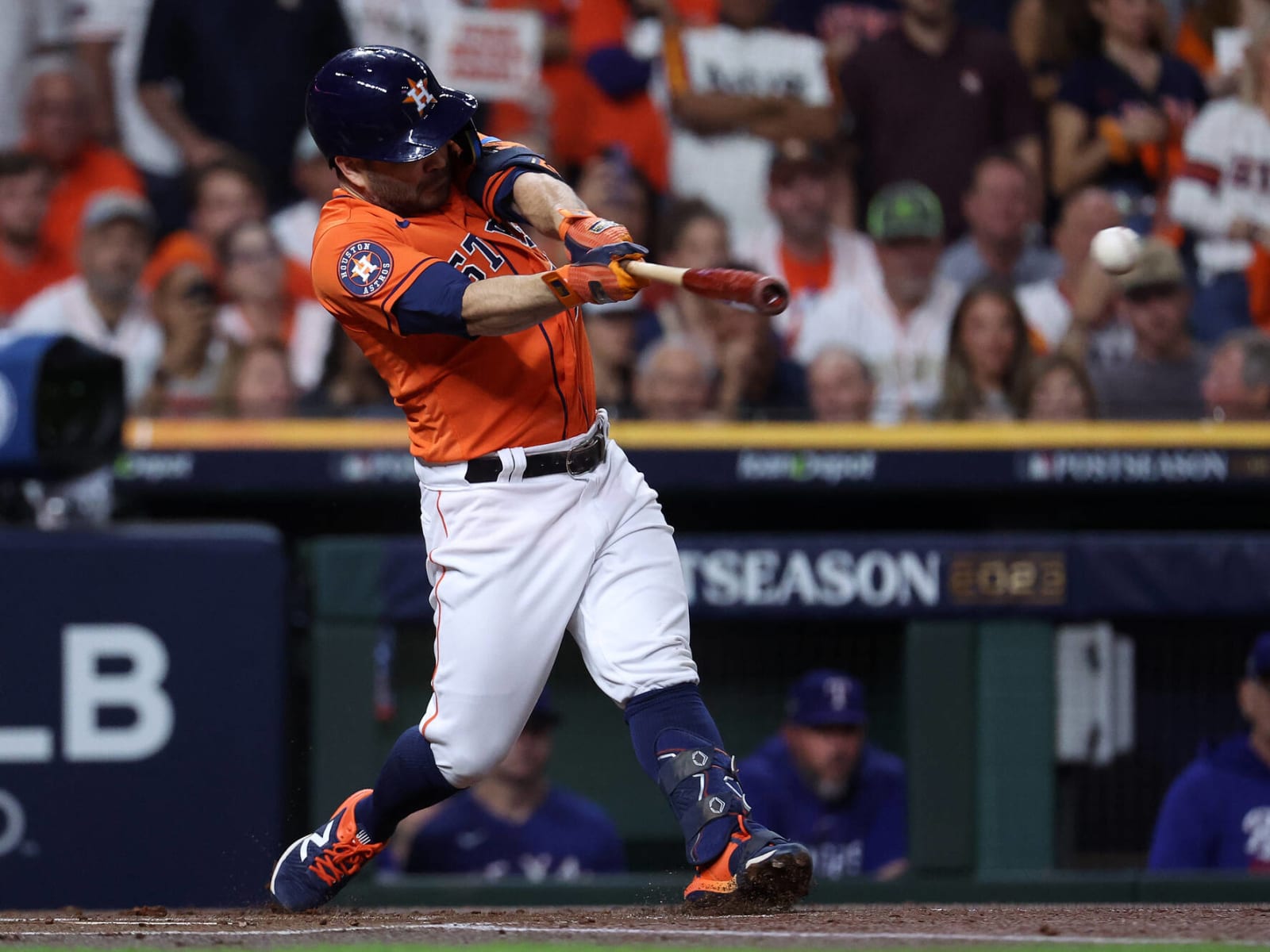 Jose Altuve on home run tear in Astros' game vs. Rangers