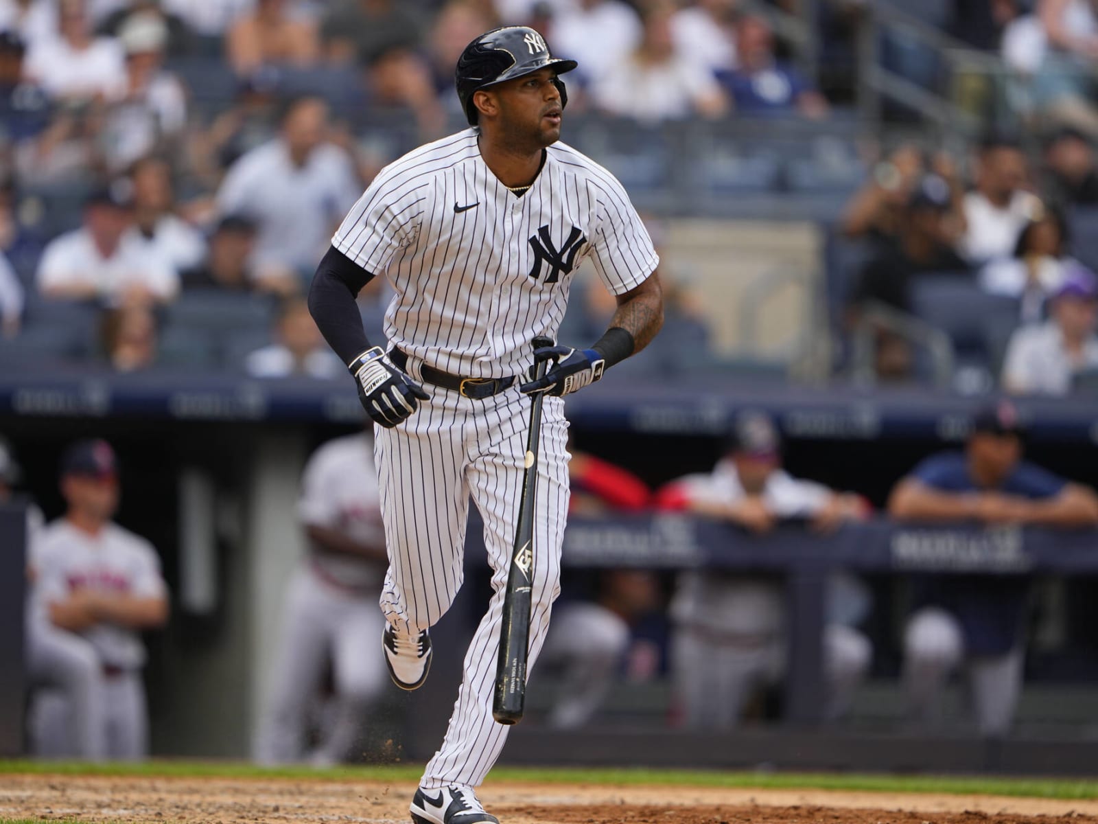 3 left field options better than Aaron Hicks for the Yankees to pursue