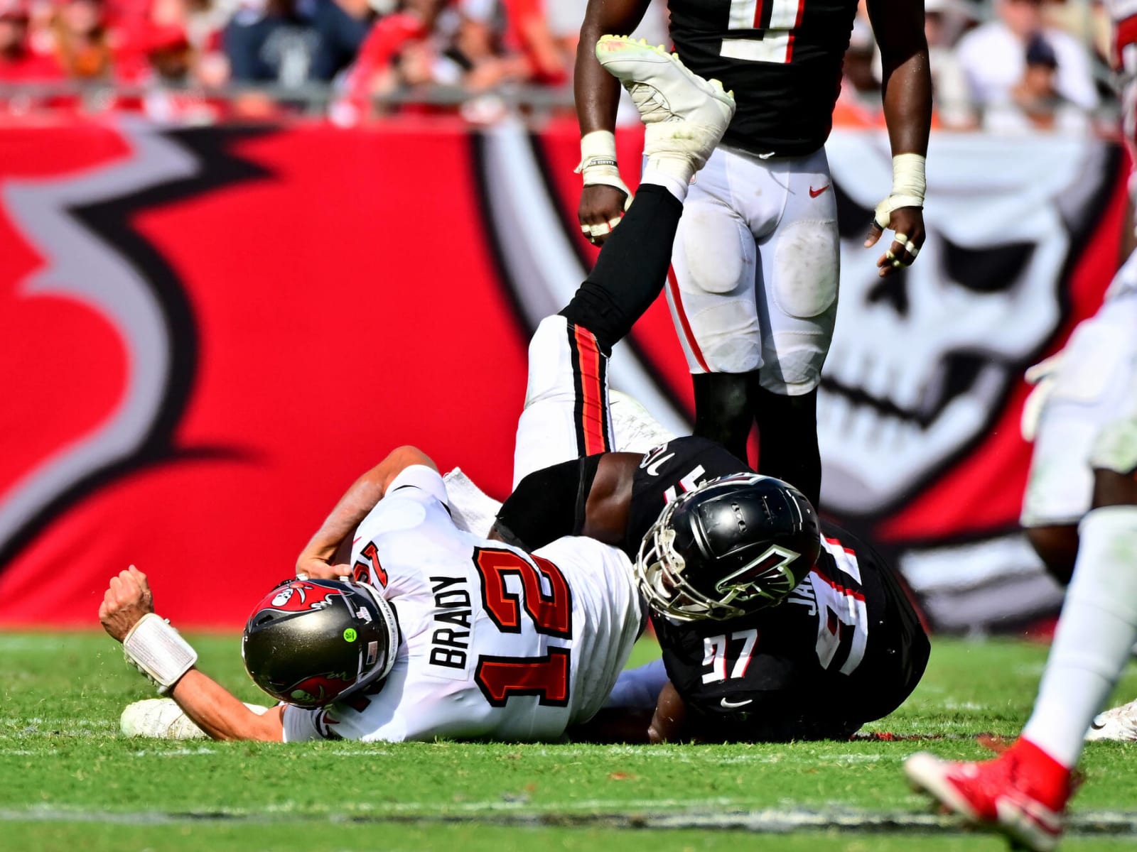 Horrible roughing-the-passer call mars ending of Bucs-Falcons