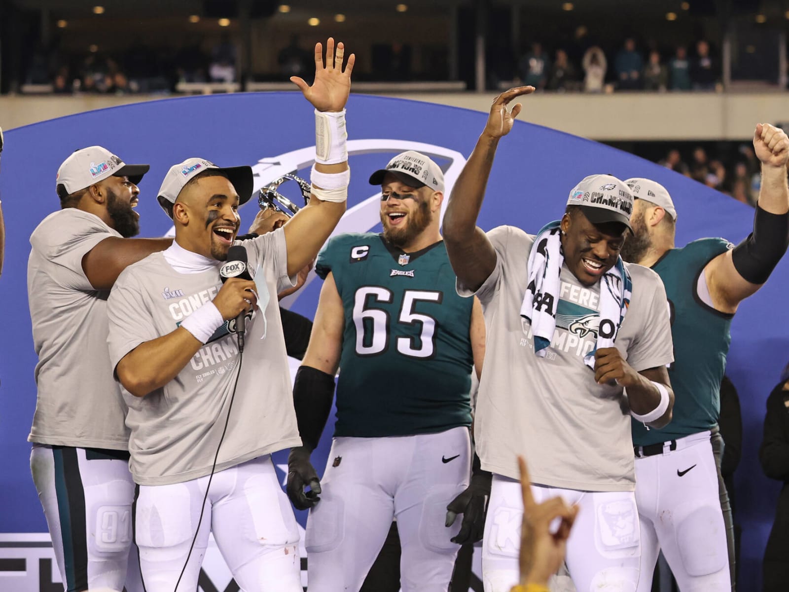 Watch: Jalen Hurts sings Eagles' fight song with stadium after win