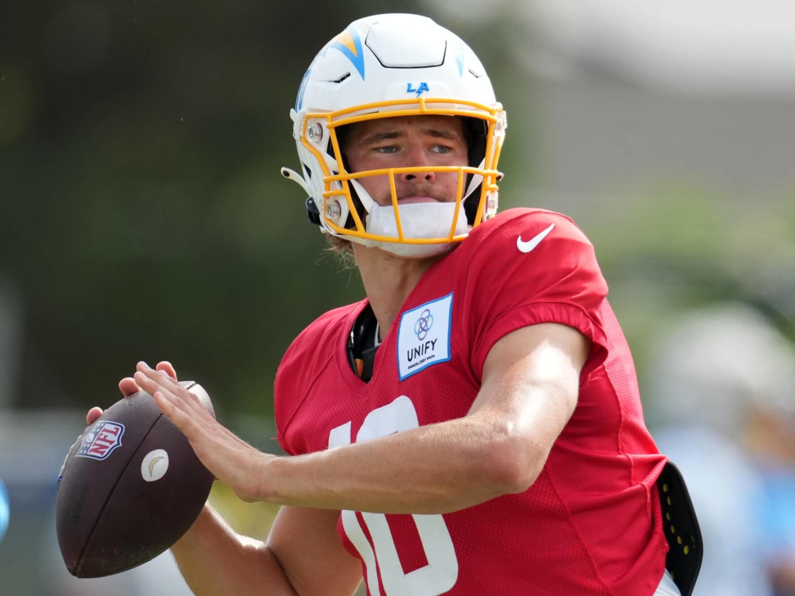 Justin Herbert - Los Angeles Chargers Quarterback - ESPN