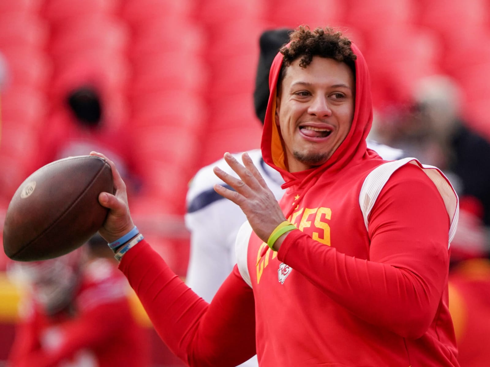 Chiefs QB Patrick Mahomes reacts to Rangers prospect getting