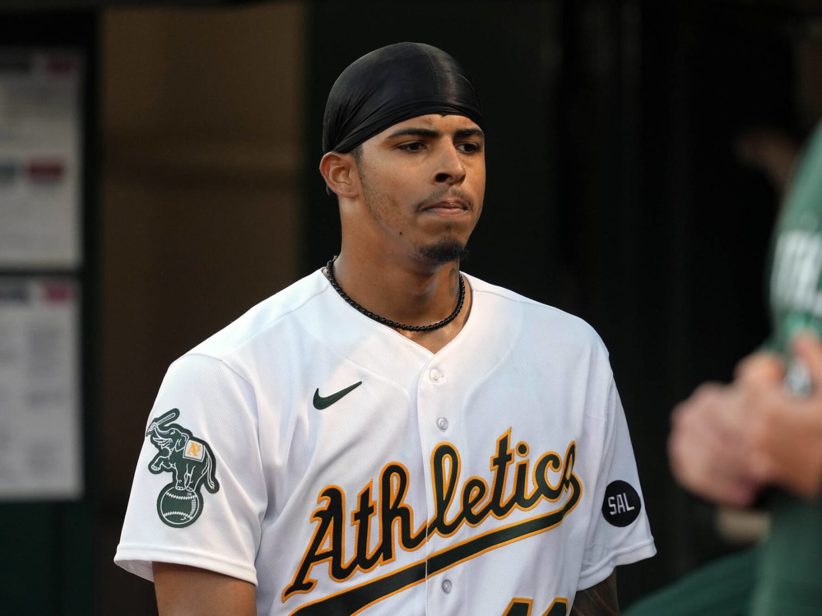 Watch As pitcher embarrassingly misses routine play Yardbarker