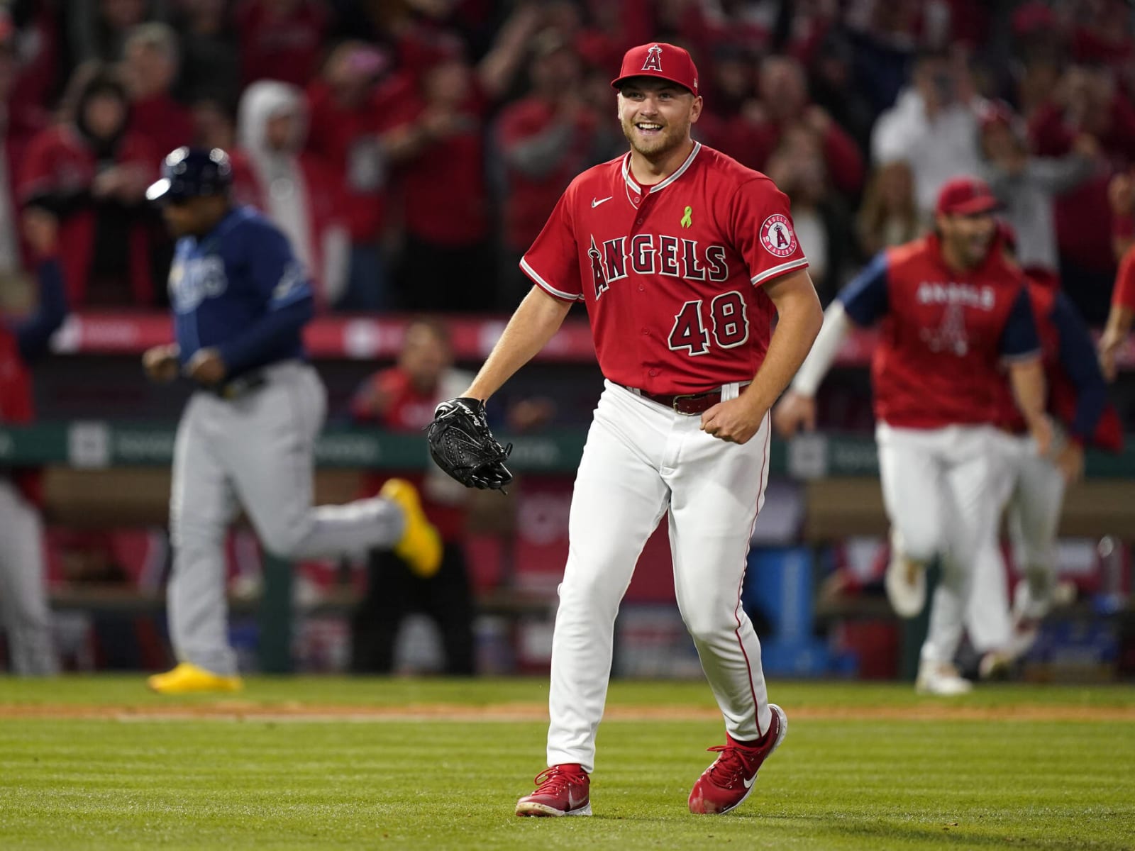 Angels lefty Reid Detmers has no-hitter thru 8 against Rays – KXAN Austin