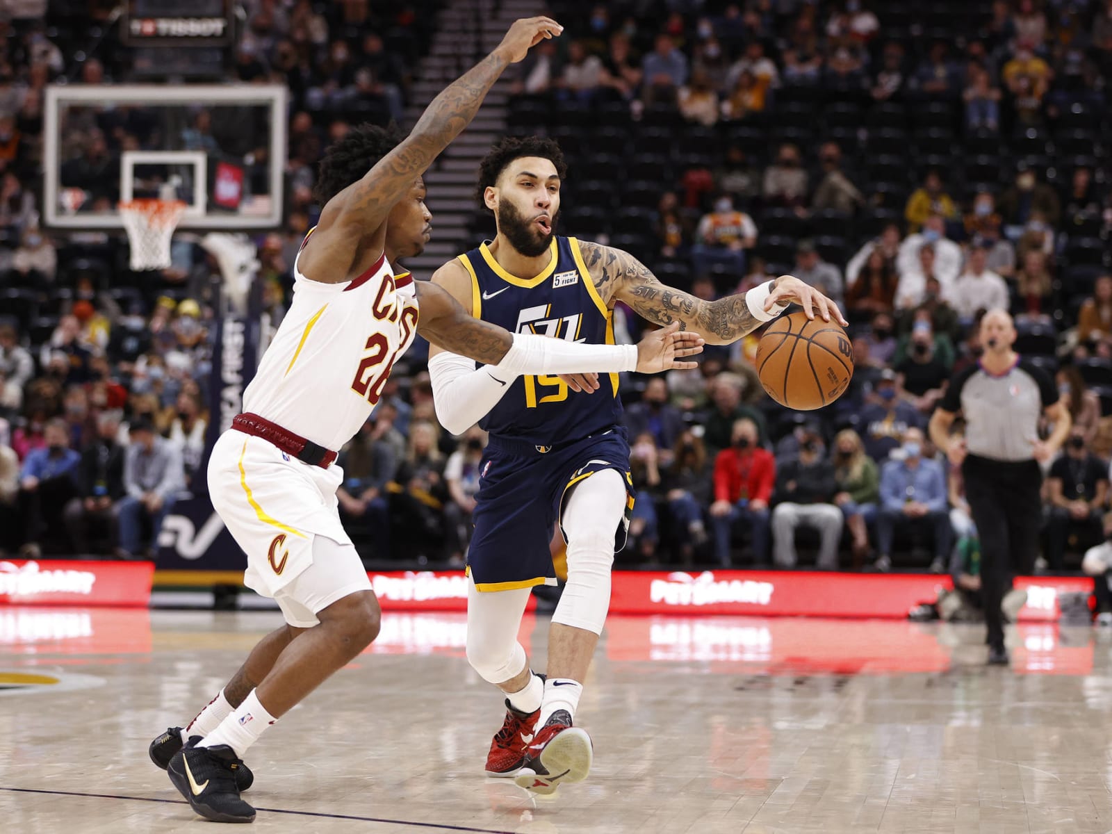 Denzel Valentine, Allen Crabbe sign G League contracts