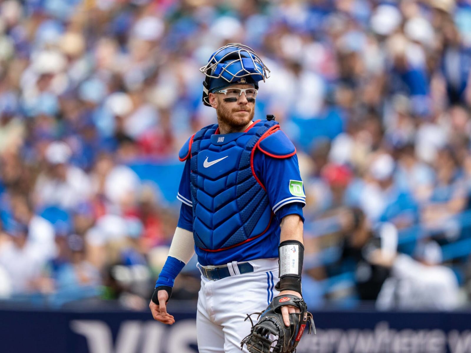 Blue Jays send catcher Alejandro Kirk to injured list with hand injury