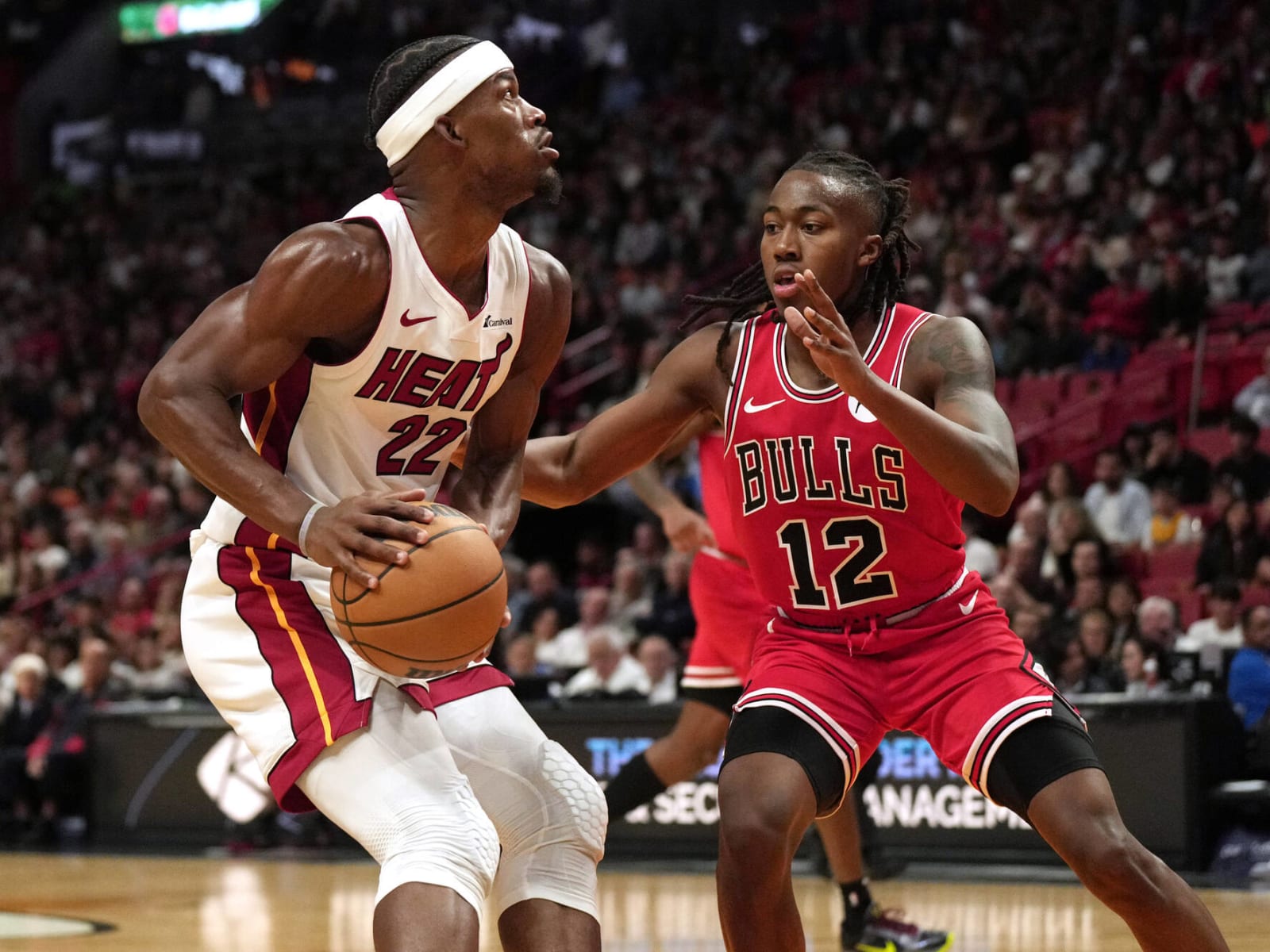 Butler wins it at the buzzer for Miami, as Heat top Bulls 118-116 - The San  Diego Union-Tribune