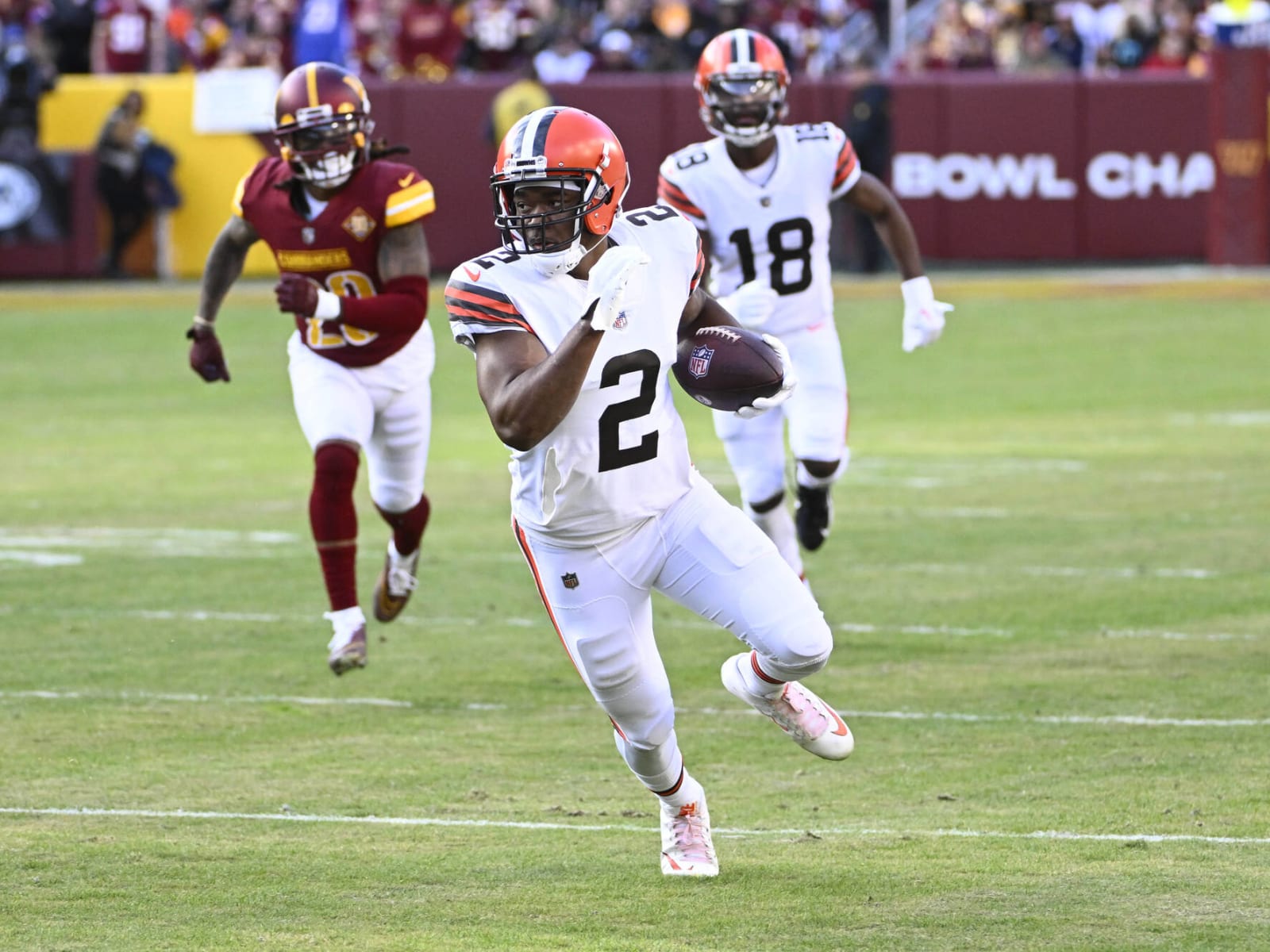 Browns' Amari Cooper aggravates groin injury, questionable for Monday night  showdown vs. Steelers 