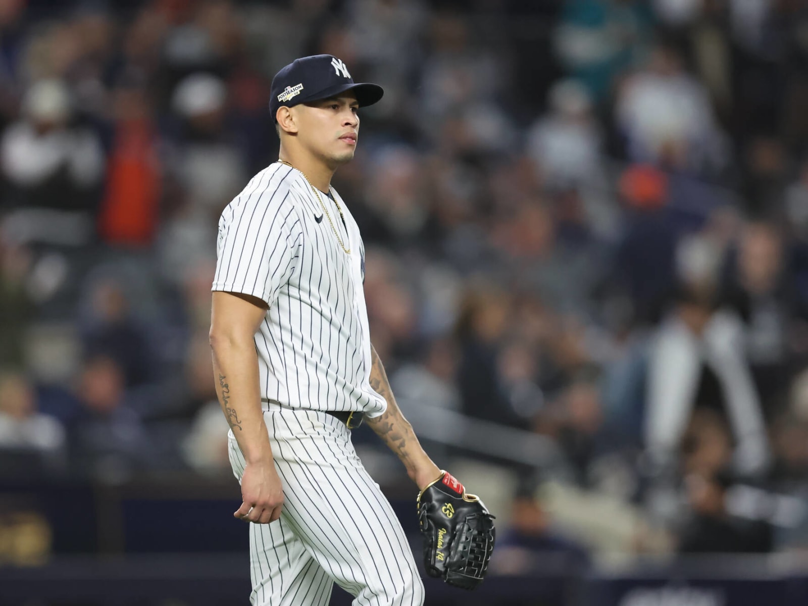 Yankees place Loaisiga on IL with elbow inflammation