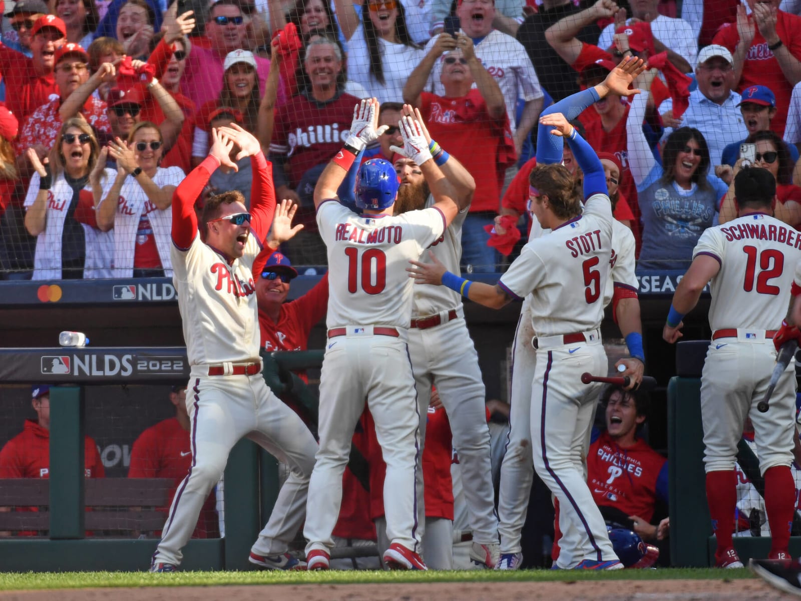 Phillies eliminate defending-champ Braves, advance to NLCS