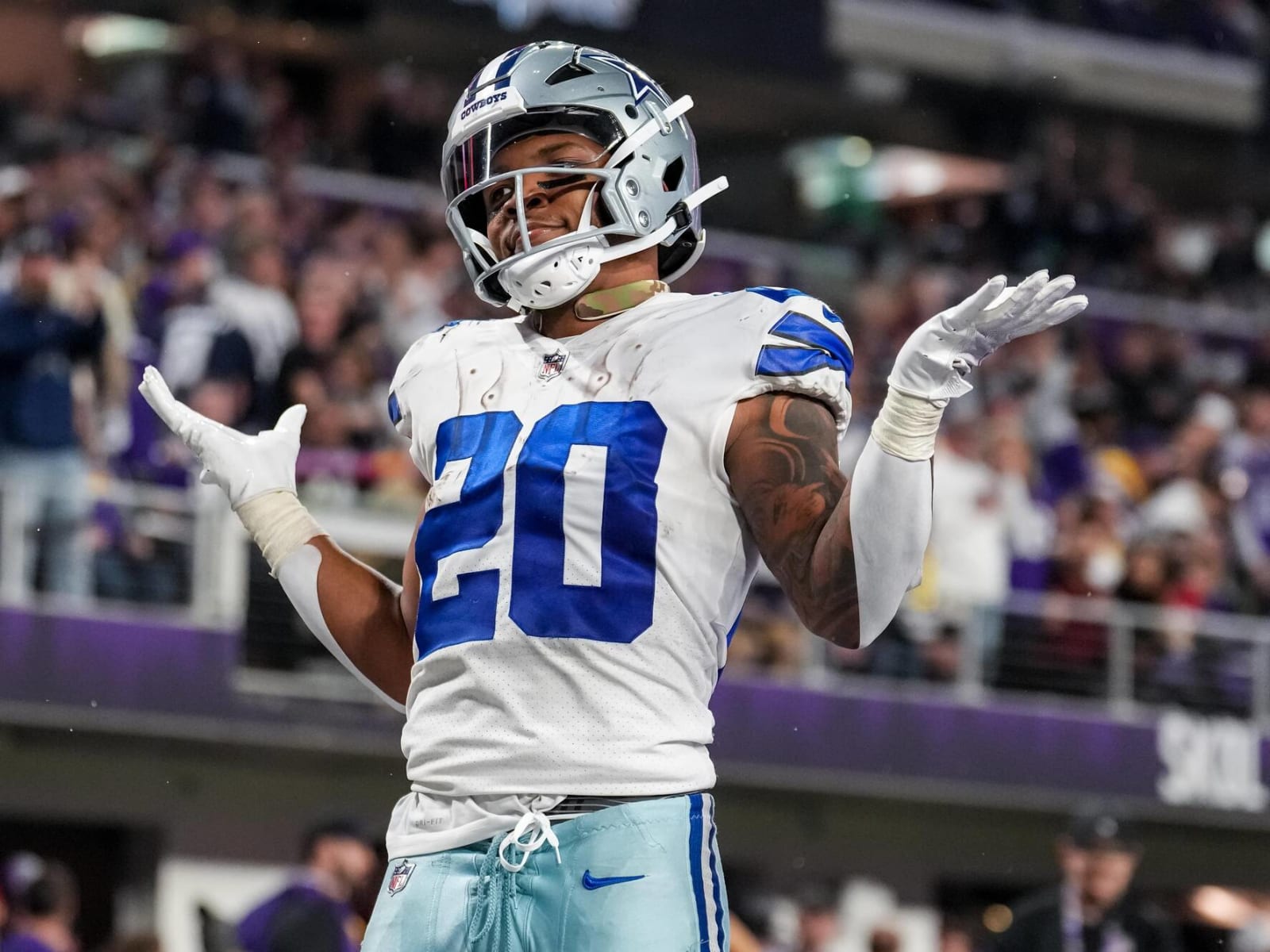 CBS cuts away from Cowboys-Viking game during Dallas blowout