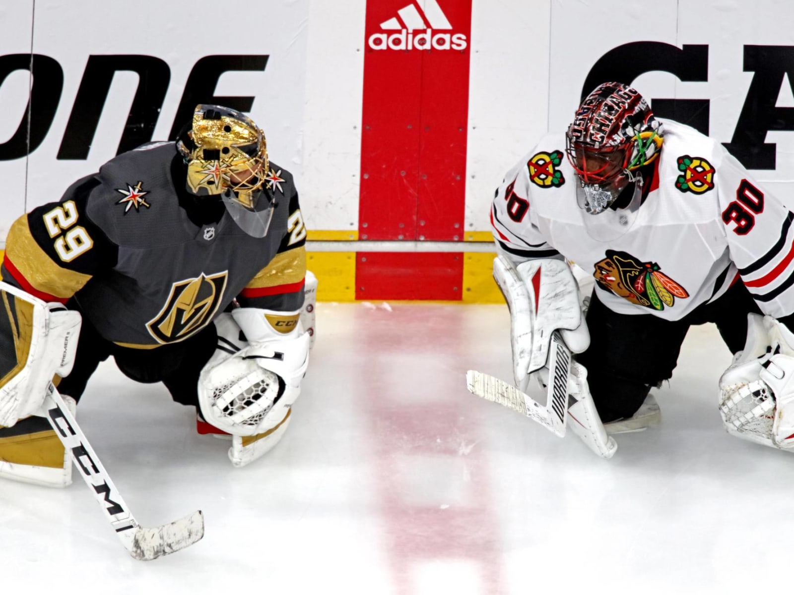 Malcolm Subban pays tribute to a Blackhawks legend with latest mask artwork  - HockeyFeed