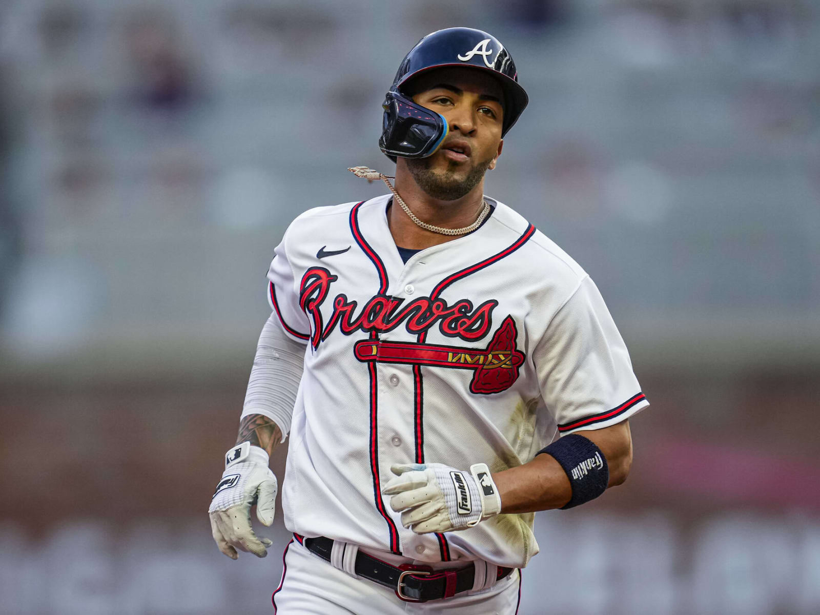 Eddie Rosario belts two homers to lead Braves past Dodgers