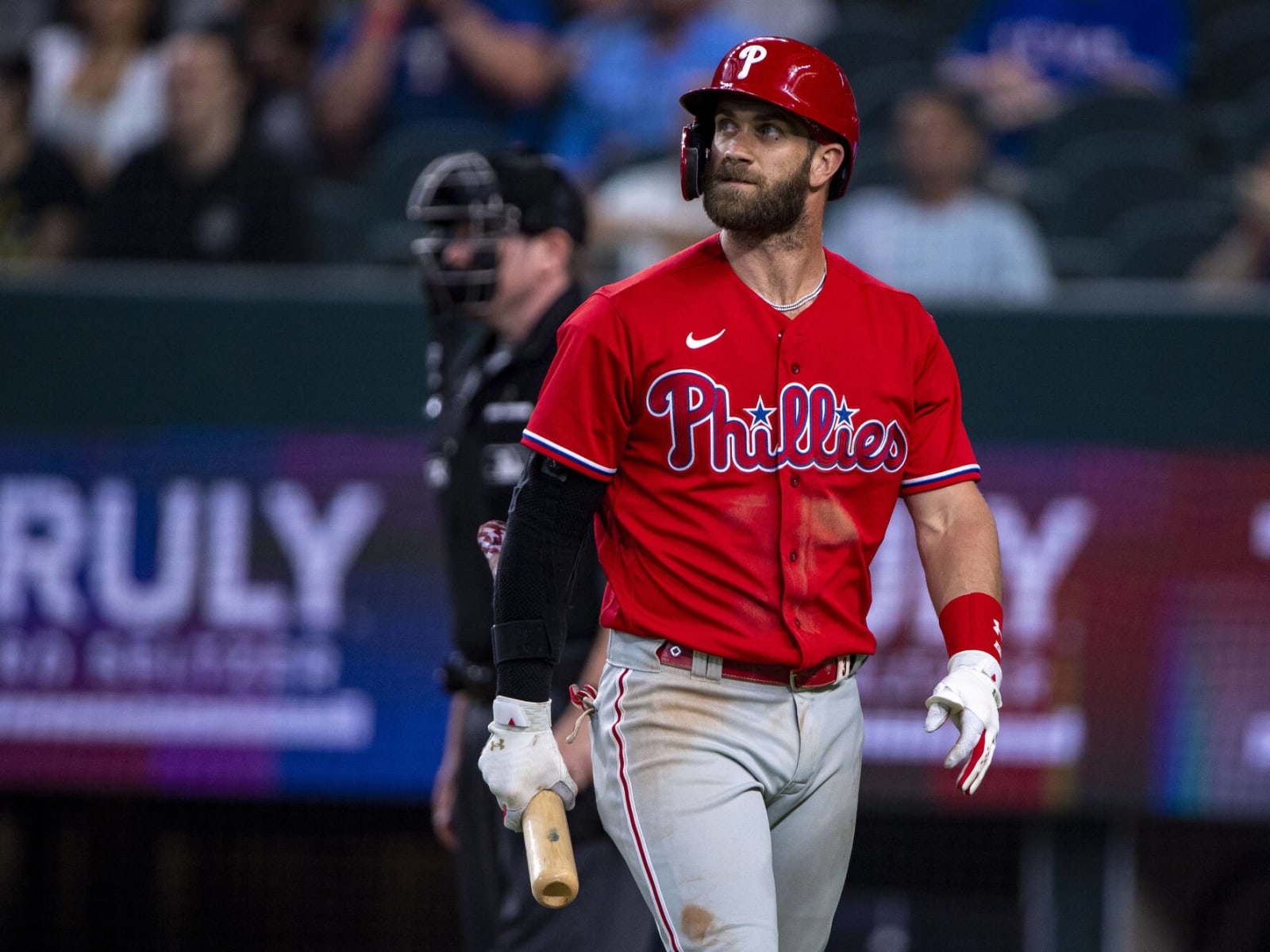 Bryce Harper out indefinitely for Phillies with broken thumb - The