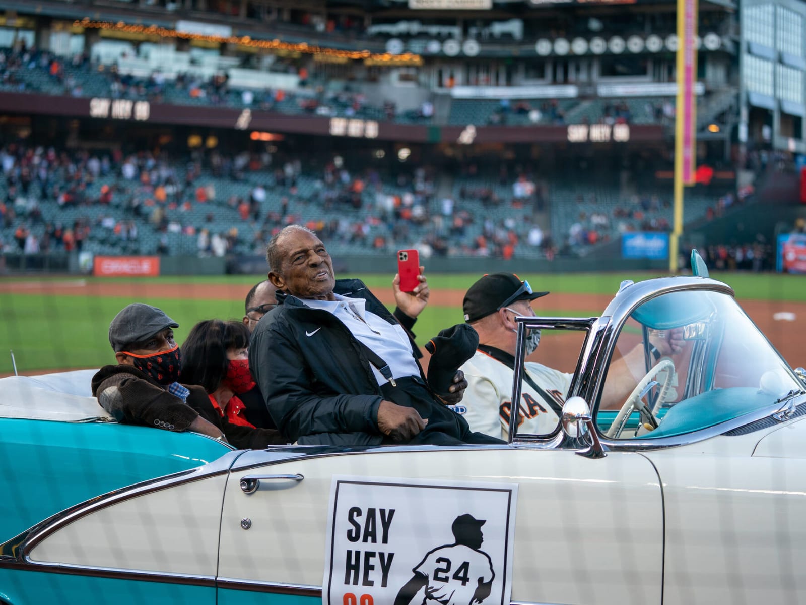 Mets retire Willie Mays' No. 24 as Old-Timers' Day returns - NBC