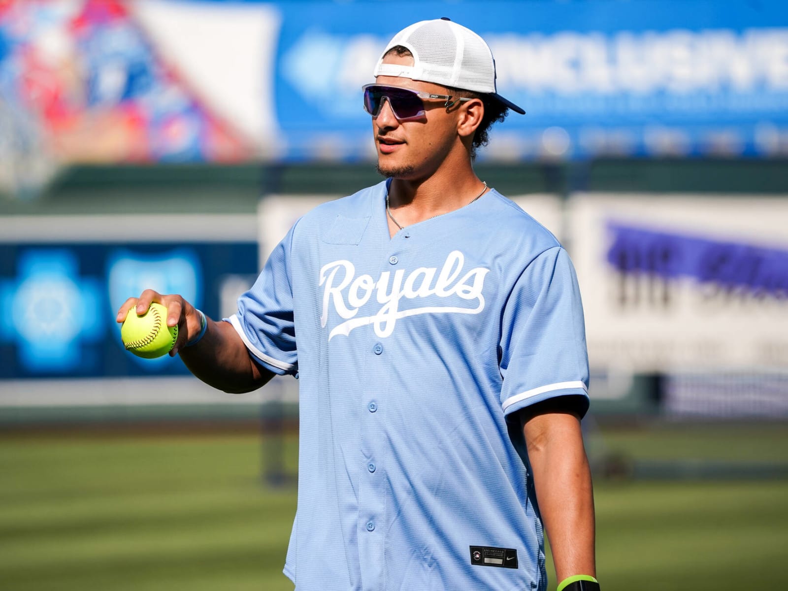 Royals to wear full powder blue uniforms in 2023