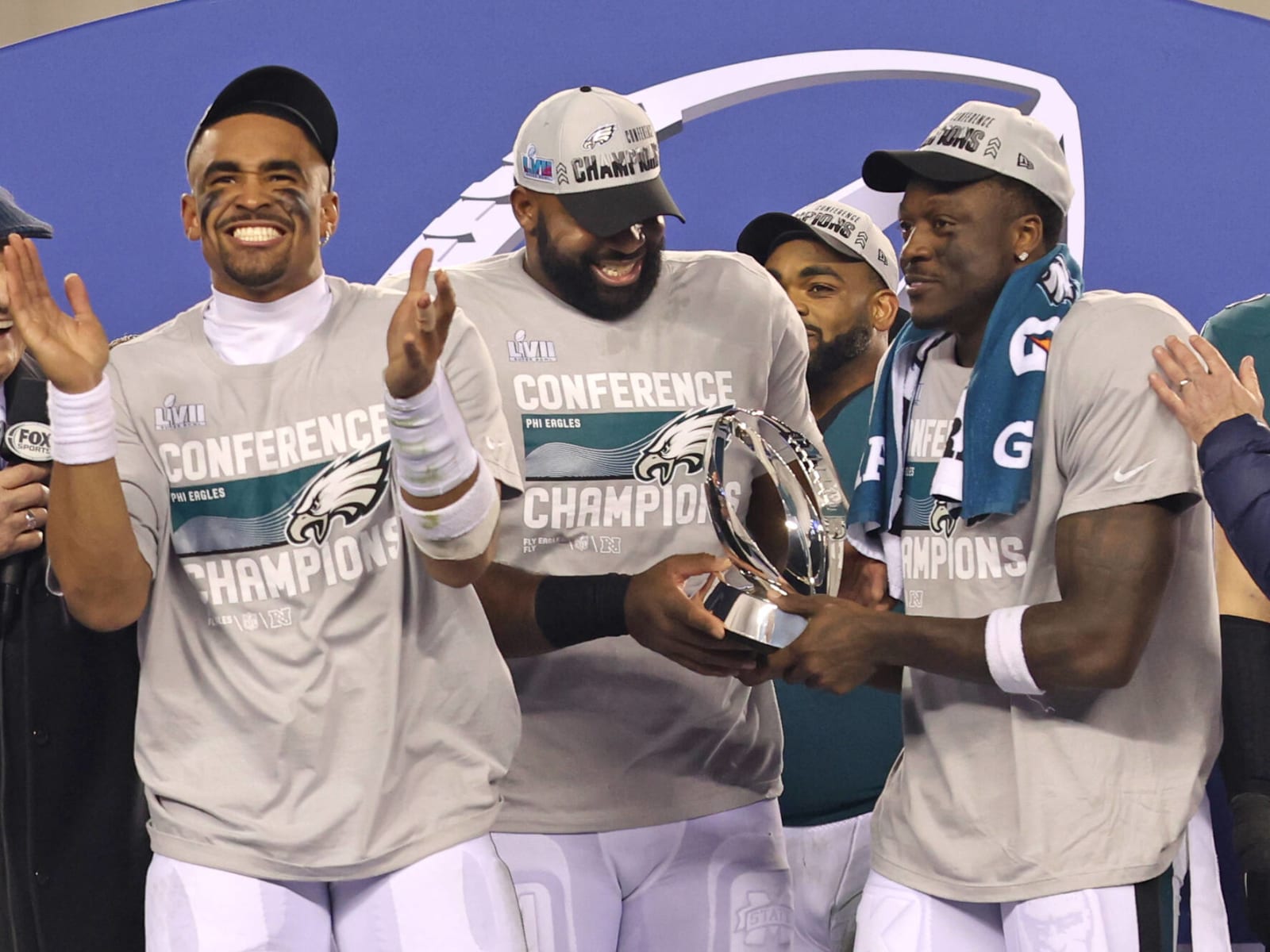 Super Bowl LVII Expert Predictions: Will Chiefs or Eagles Win Lombardi  Trophy?