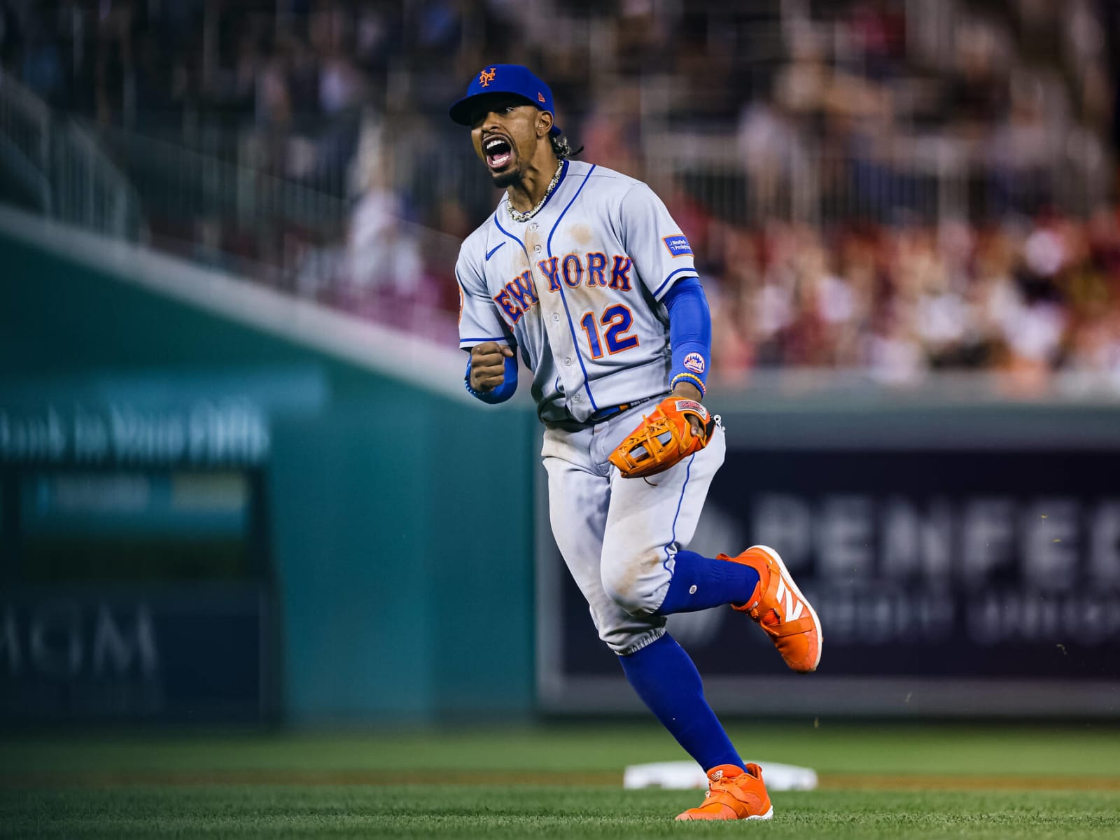 Francisco Lindor signs 10-year, $341m deal with New York Mets